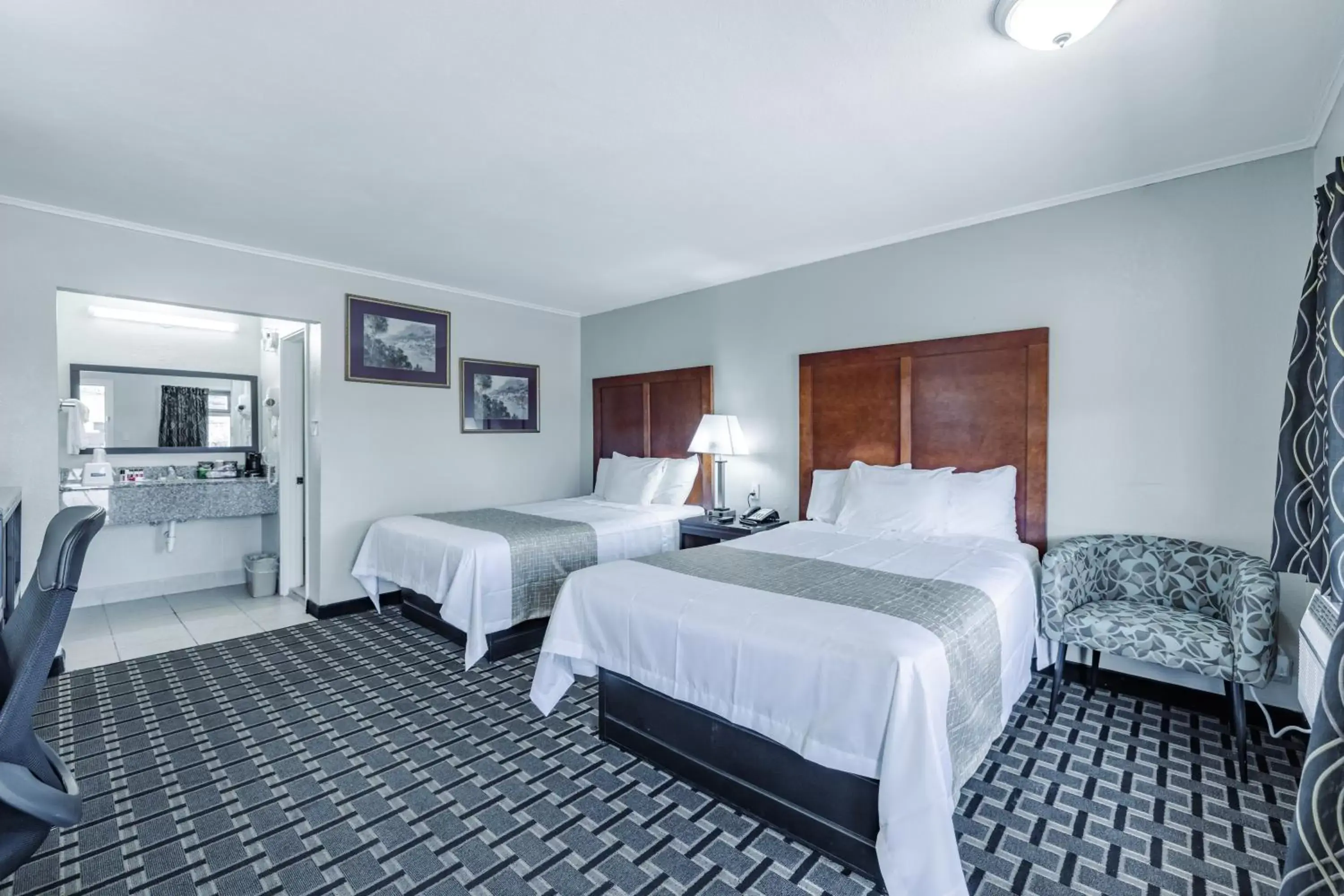 2 Double Beds Non-Smoking in Travelodge by Wyndham Jackson I-40 Exit 82 2 Double Beds Non-Smoking in Travelodge by Wyndham Jackson I-40 Exit 82