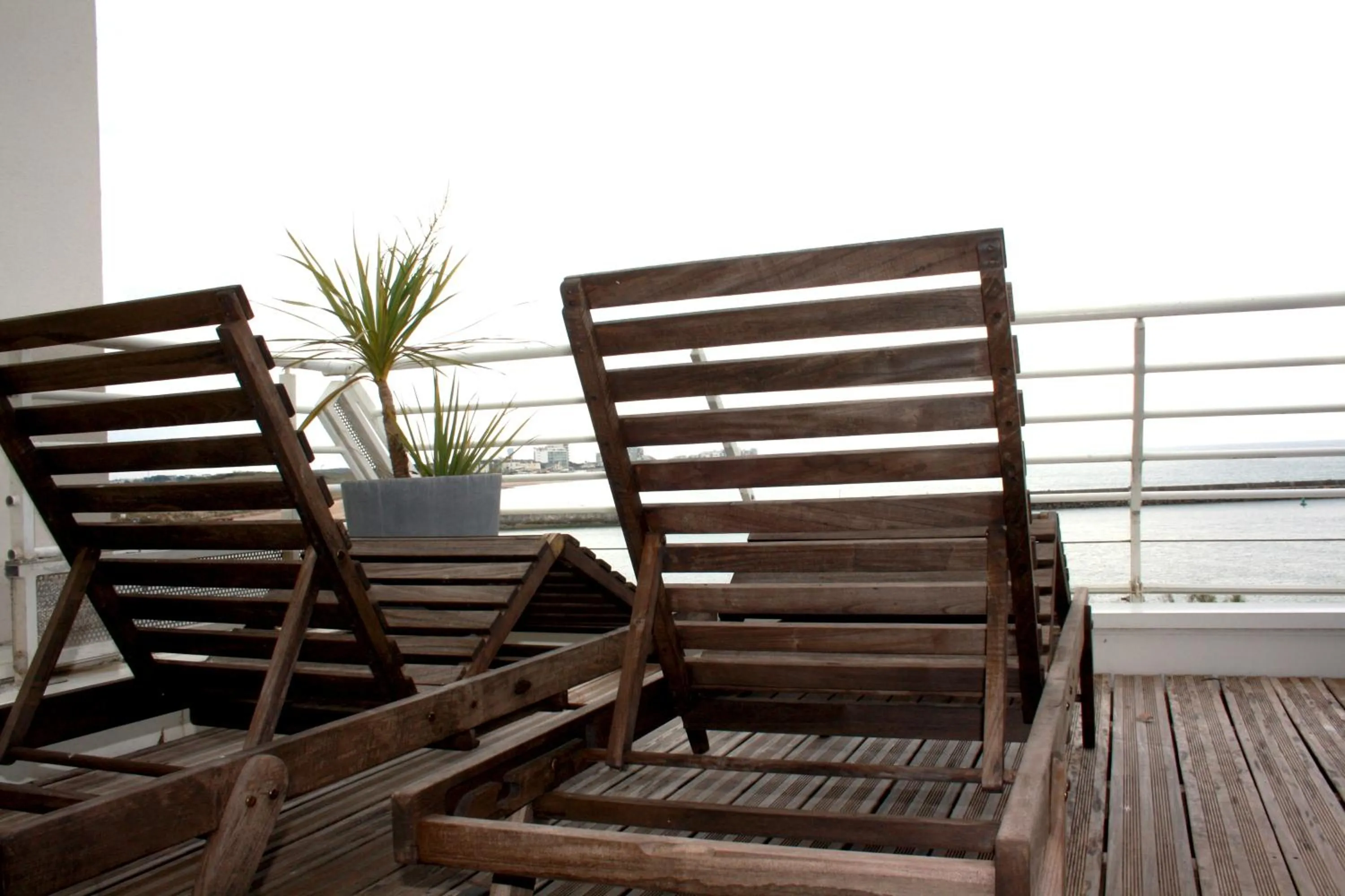 Patio in Logis Hôtel Sea View