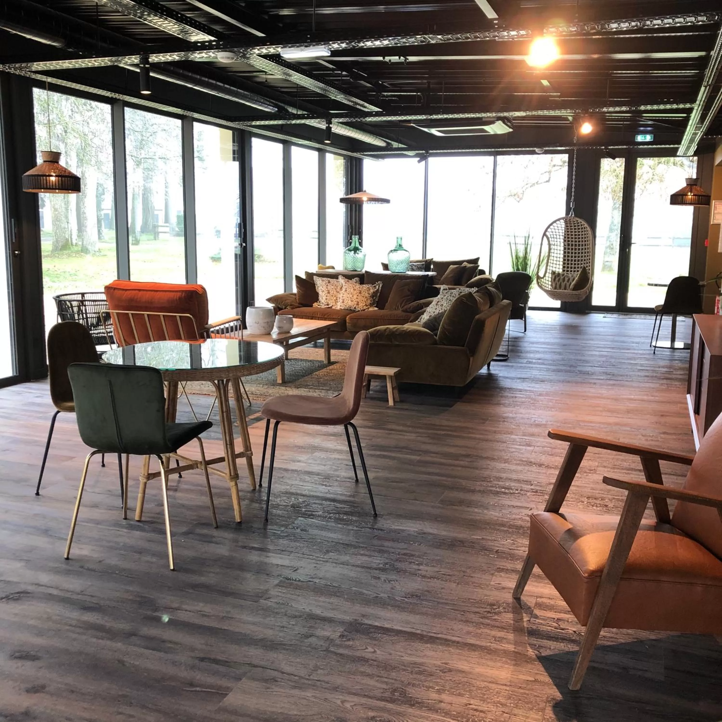 Lounge or bar in Hôtel le Corbusson