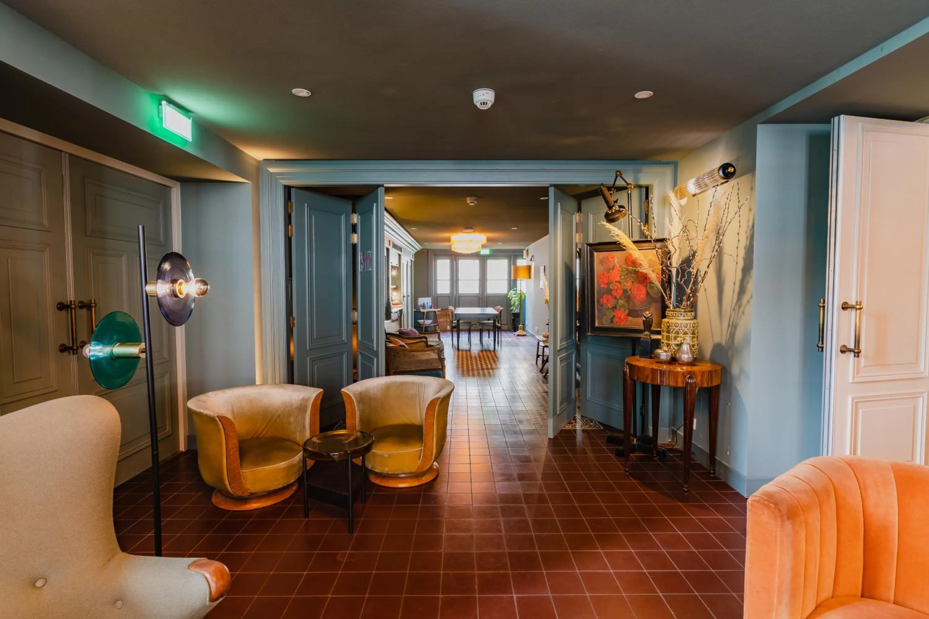 Communal lounge/ TV room in Hotel Mercier