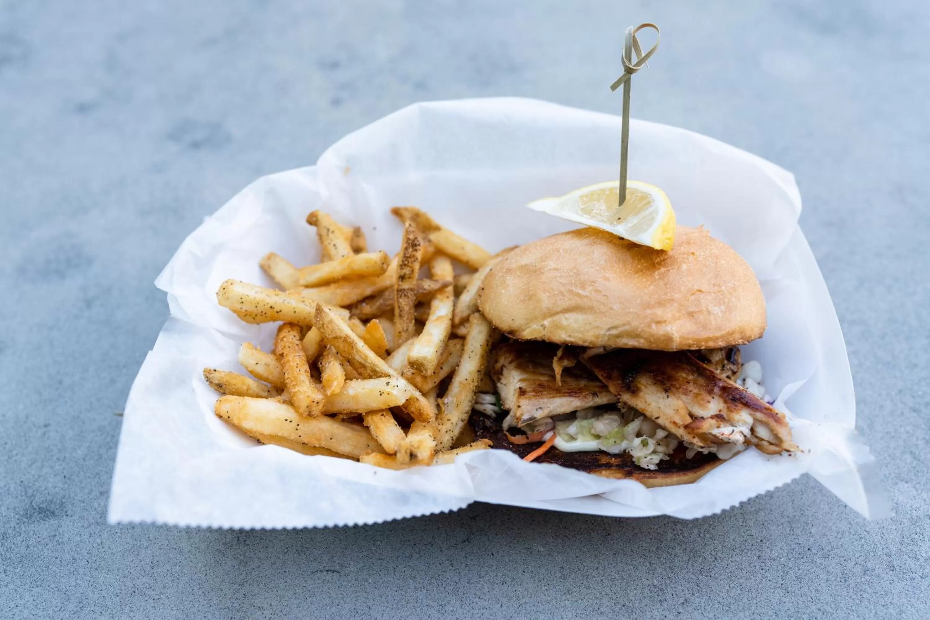 Food and drinks in Postcard Inn On The Beach