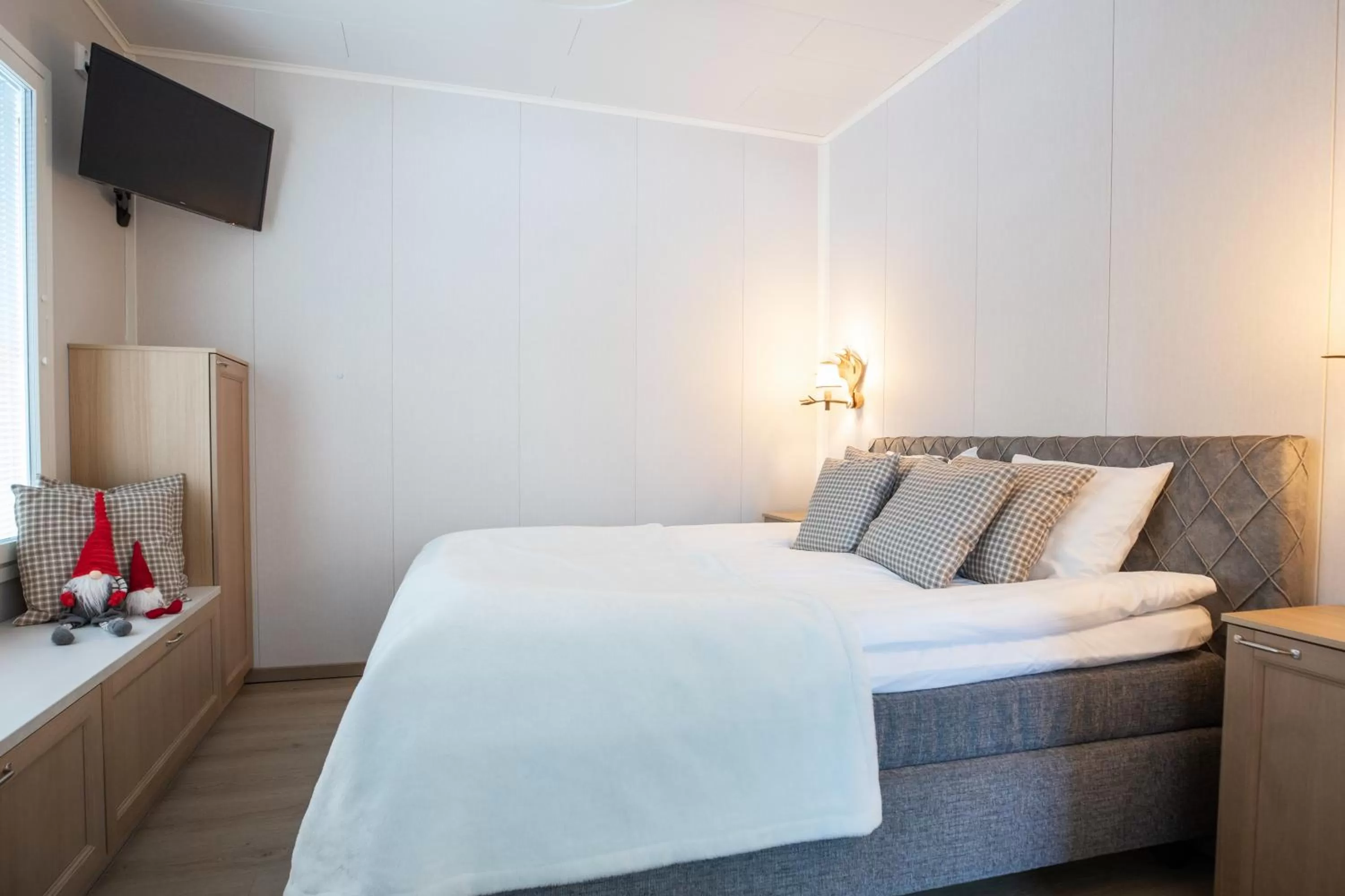 Bedroom, Bed in Santa Claus Holiday Village