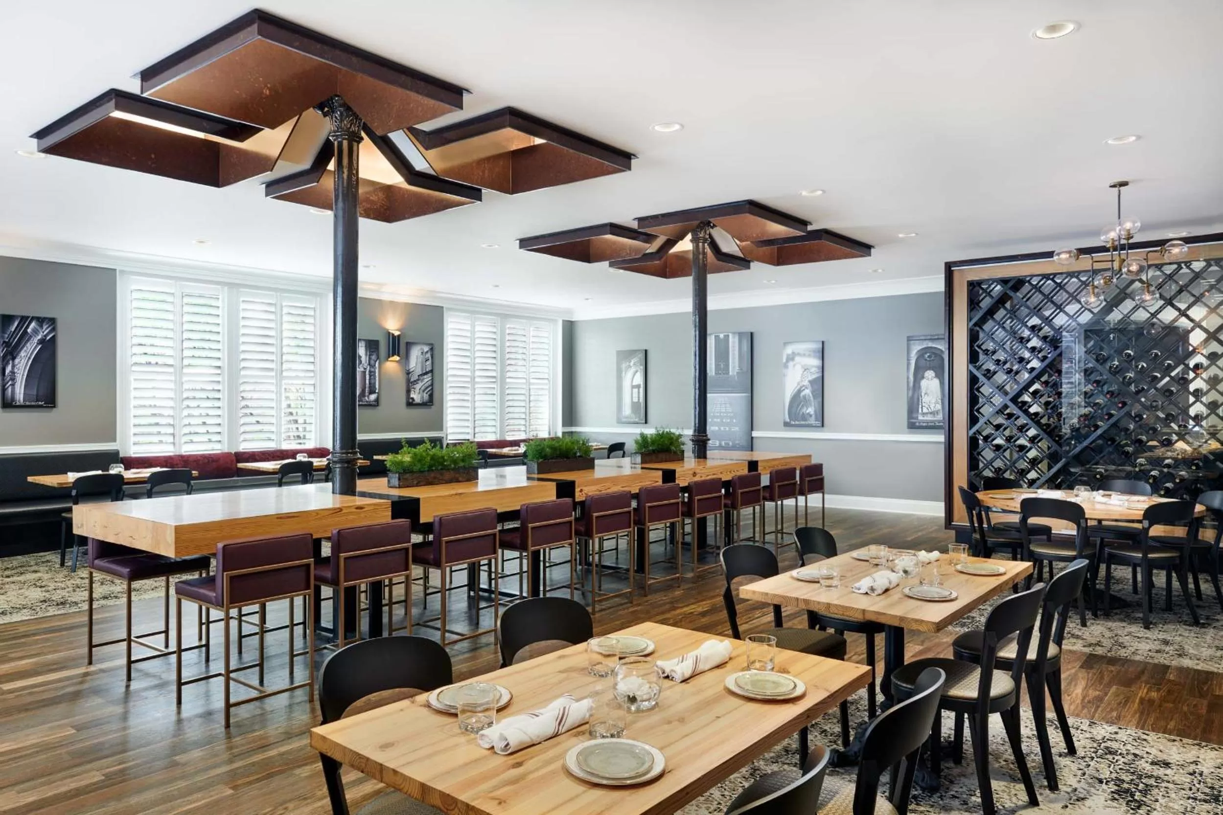 Restaurant/places to eat in Inn at Carnall Hall