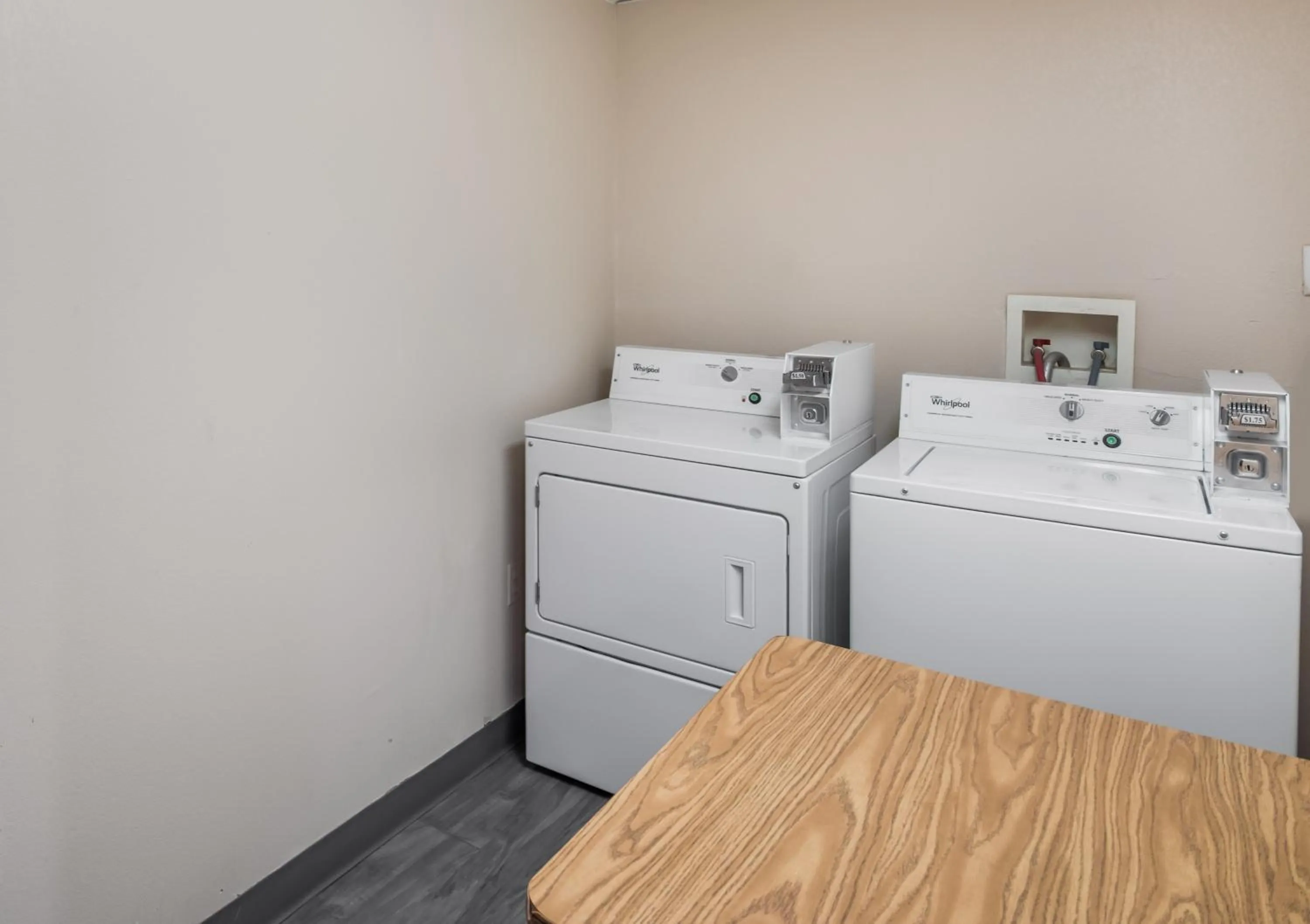 laundry in Red Roof Inn & Suites Austin East - Manor