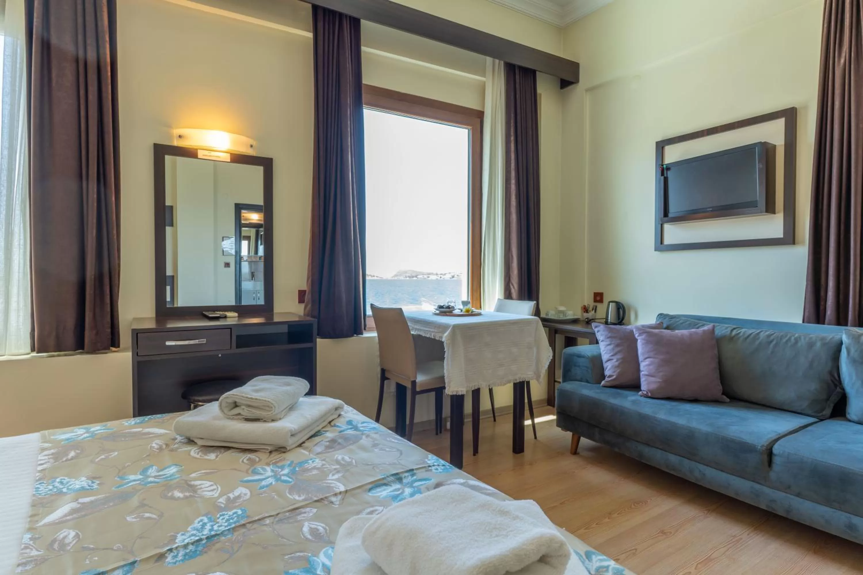 Bed in Hotel Karacam