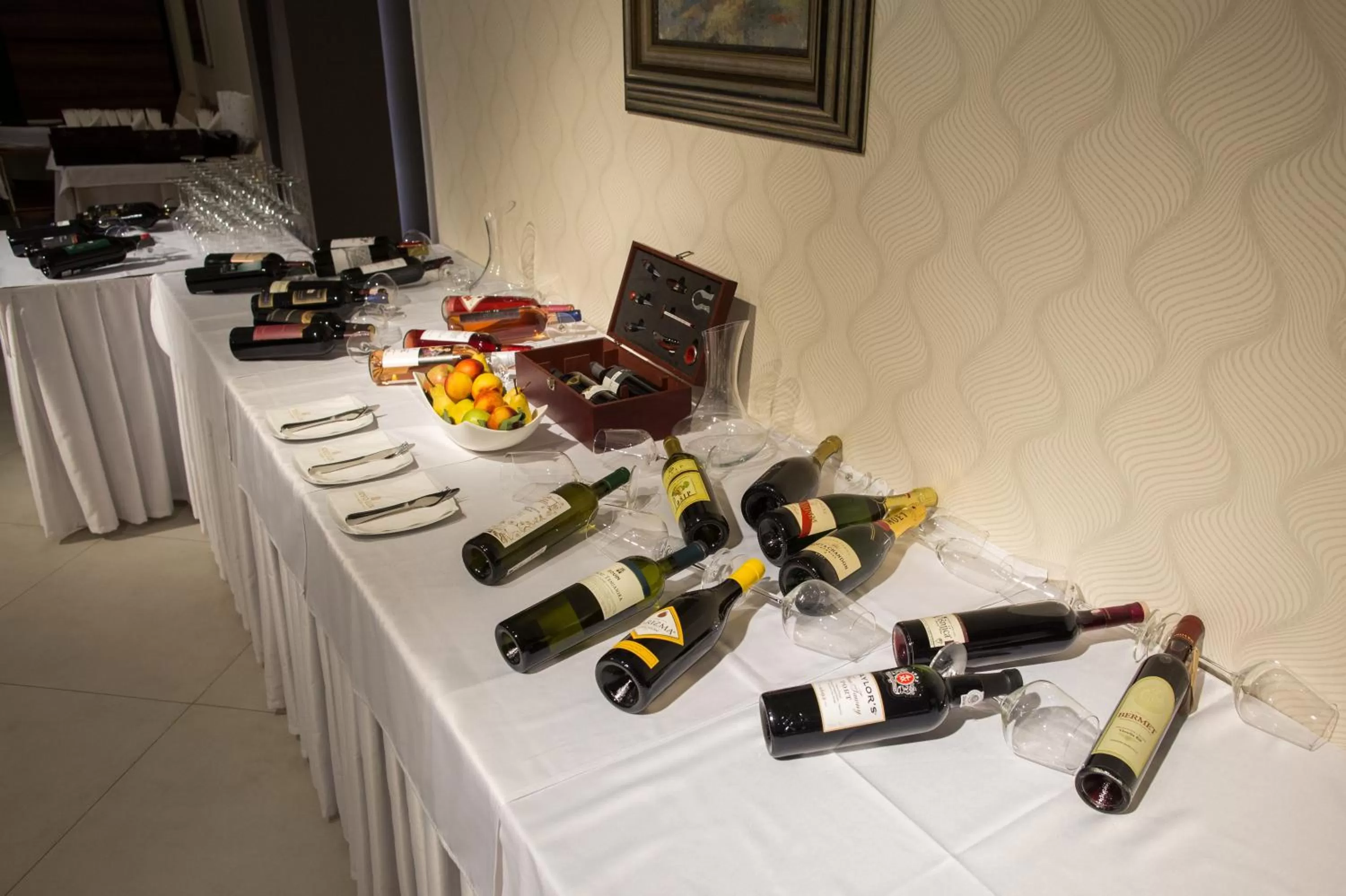 Restaurant/places to eat in Hotel Ideo Lux