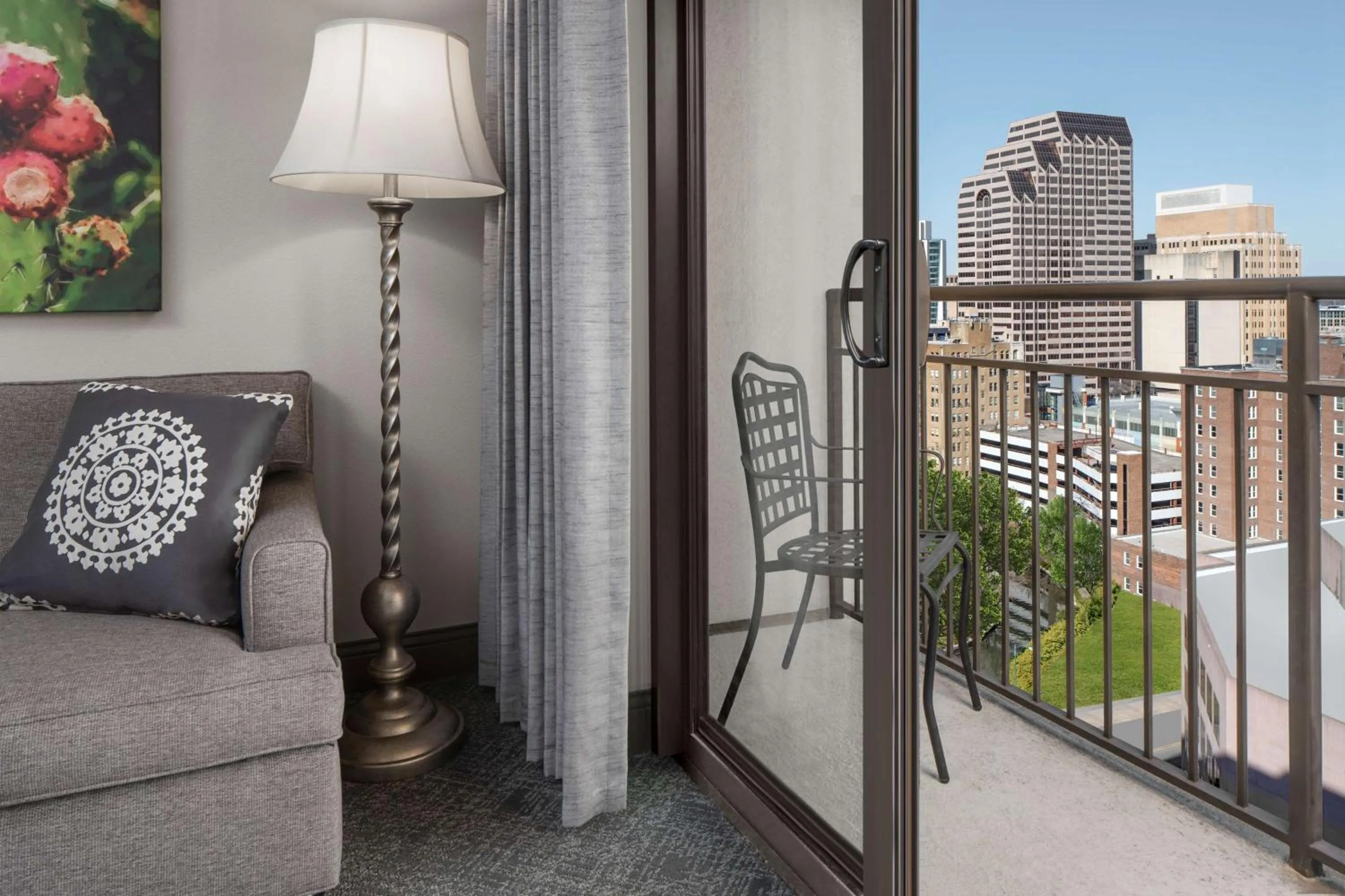 Living room in Embassy Suites San Antonio Riverwalk-Downtown
