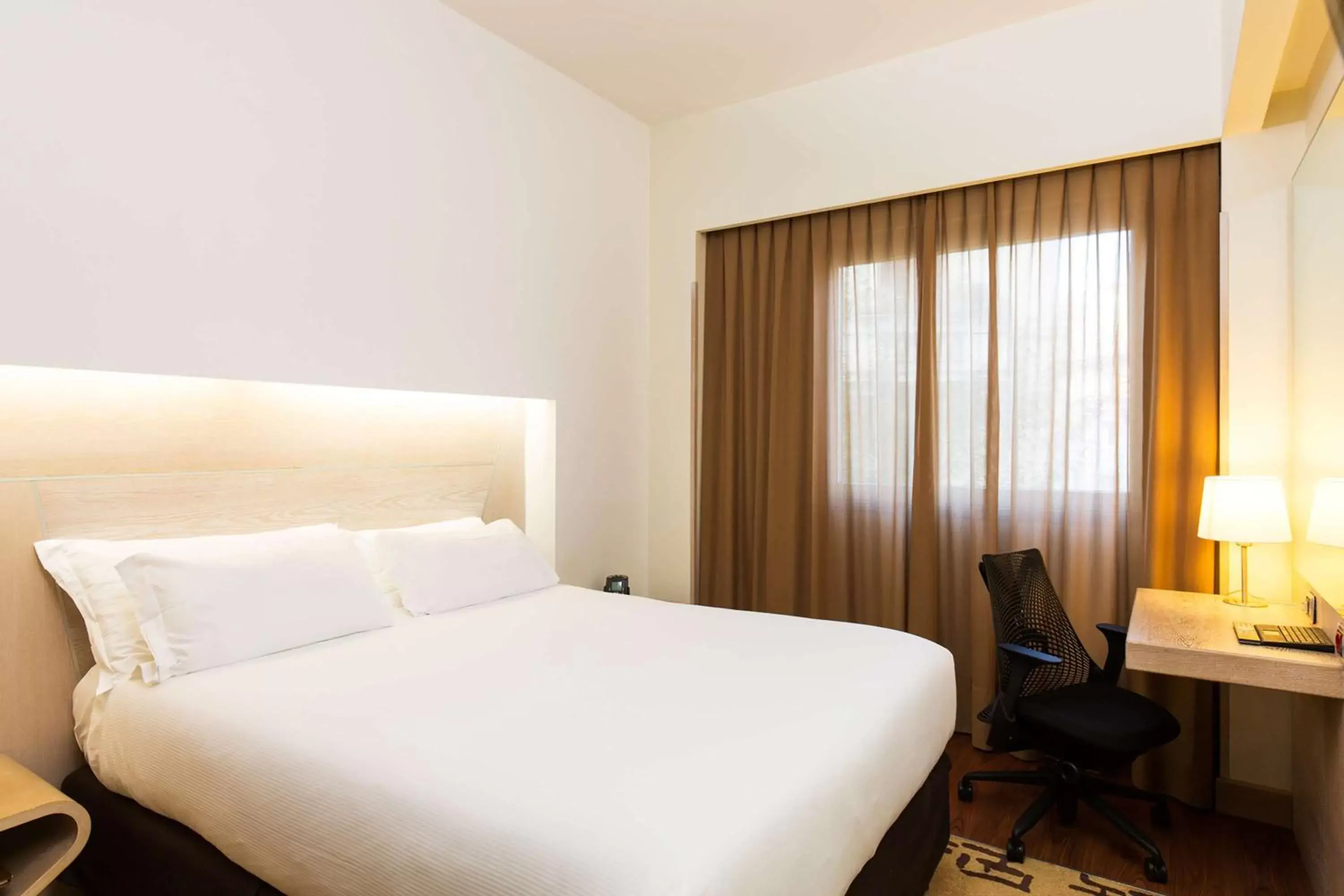 Queen Room in Hilton Garden Inn Rome Claridge Queen Room in Hilton Garden Inn Rome Claridge