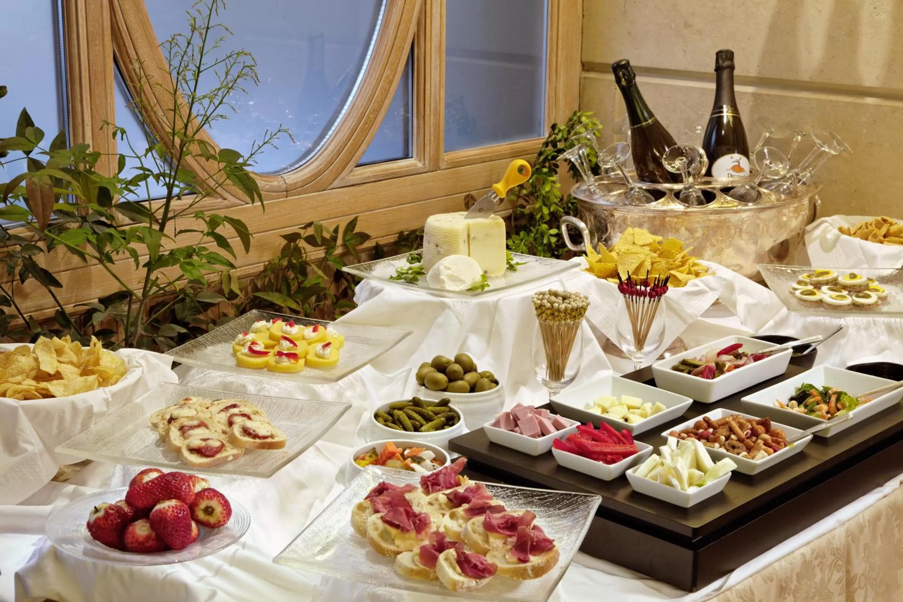 Food and drinks in Hotel Capitol Milano