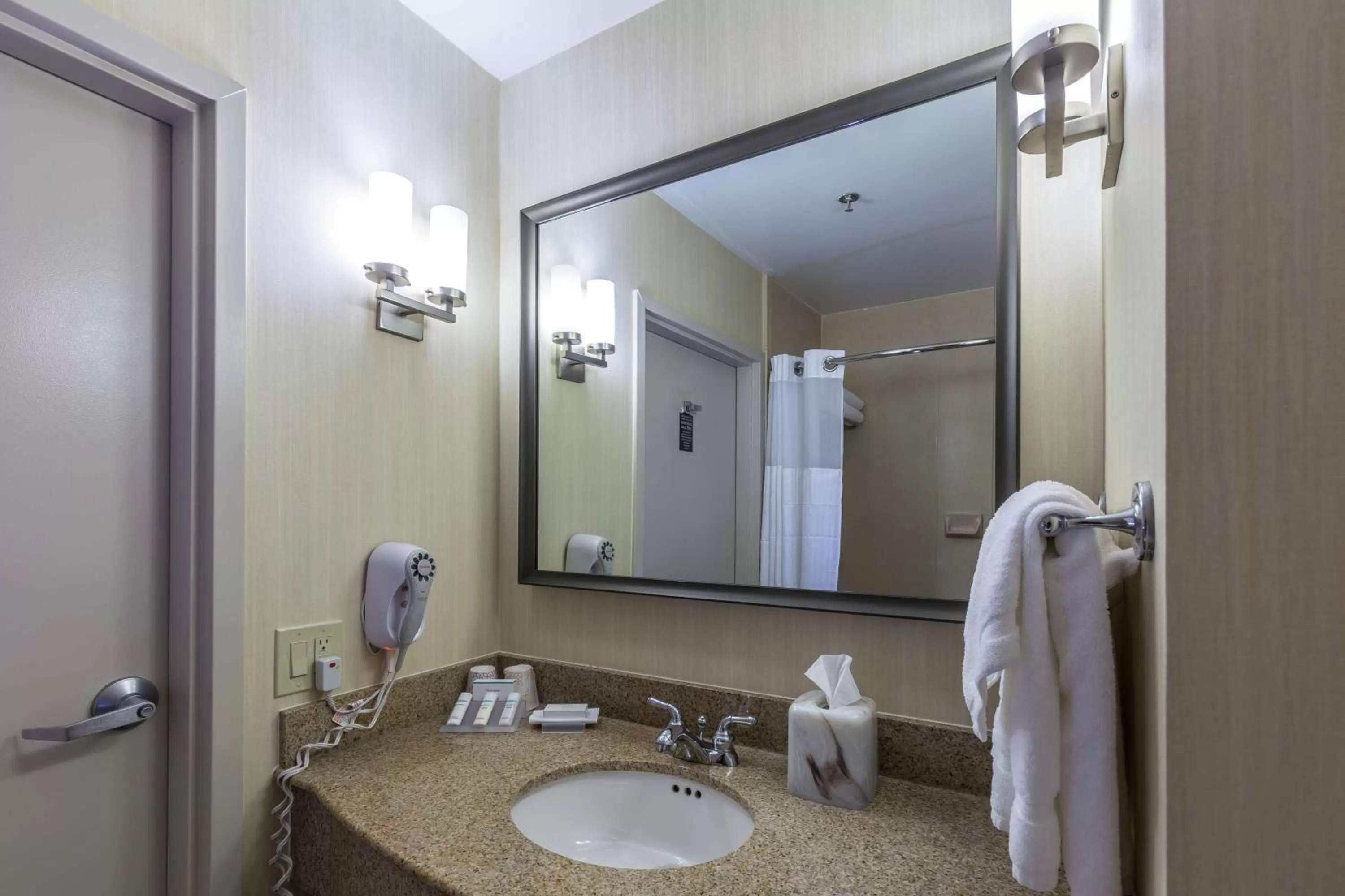 Bathroom in Hilton Garden Inn Fairfield