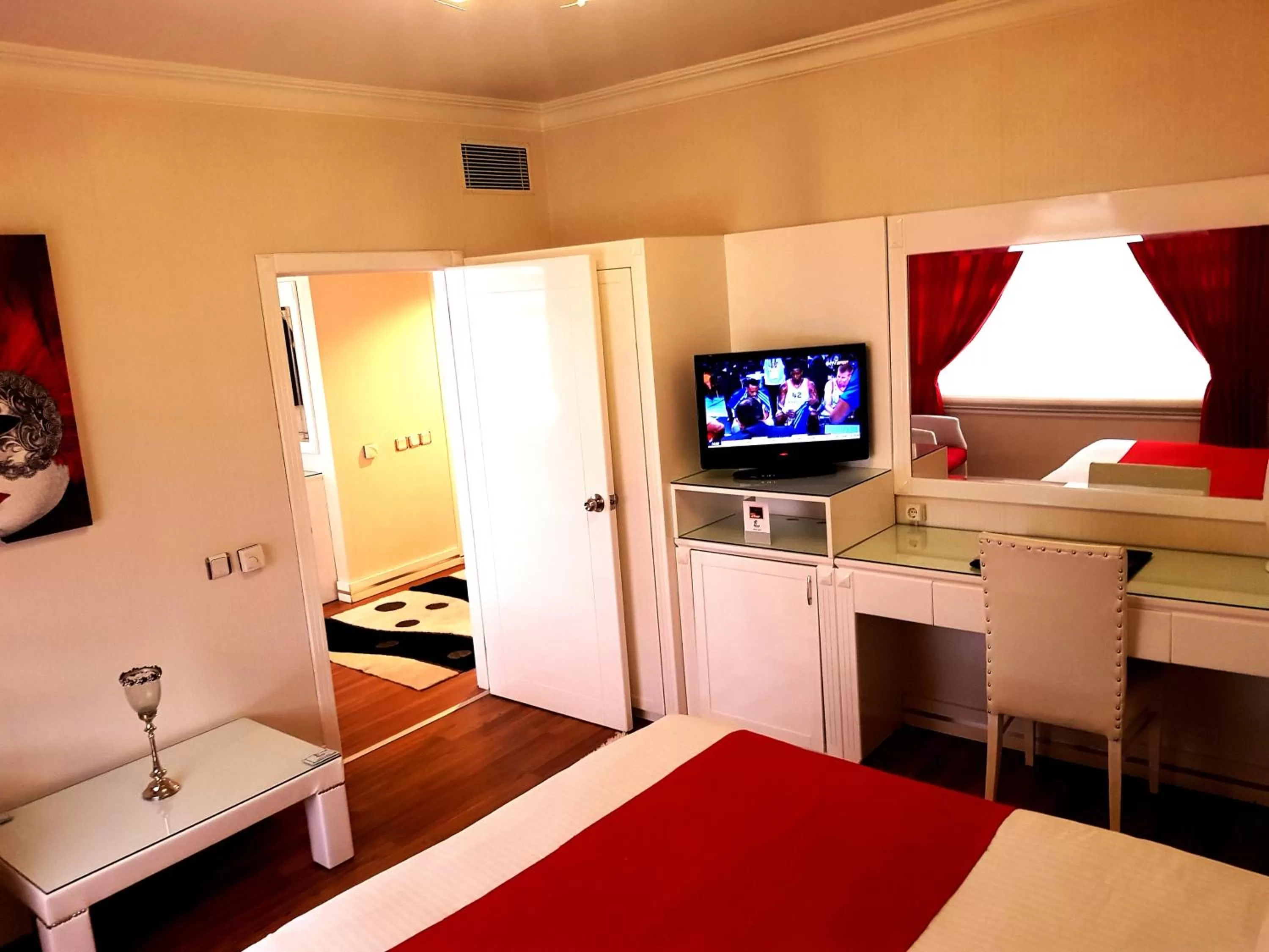 Bedroom, Bed in Business Park Hotel