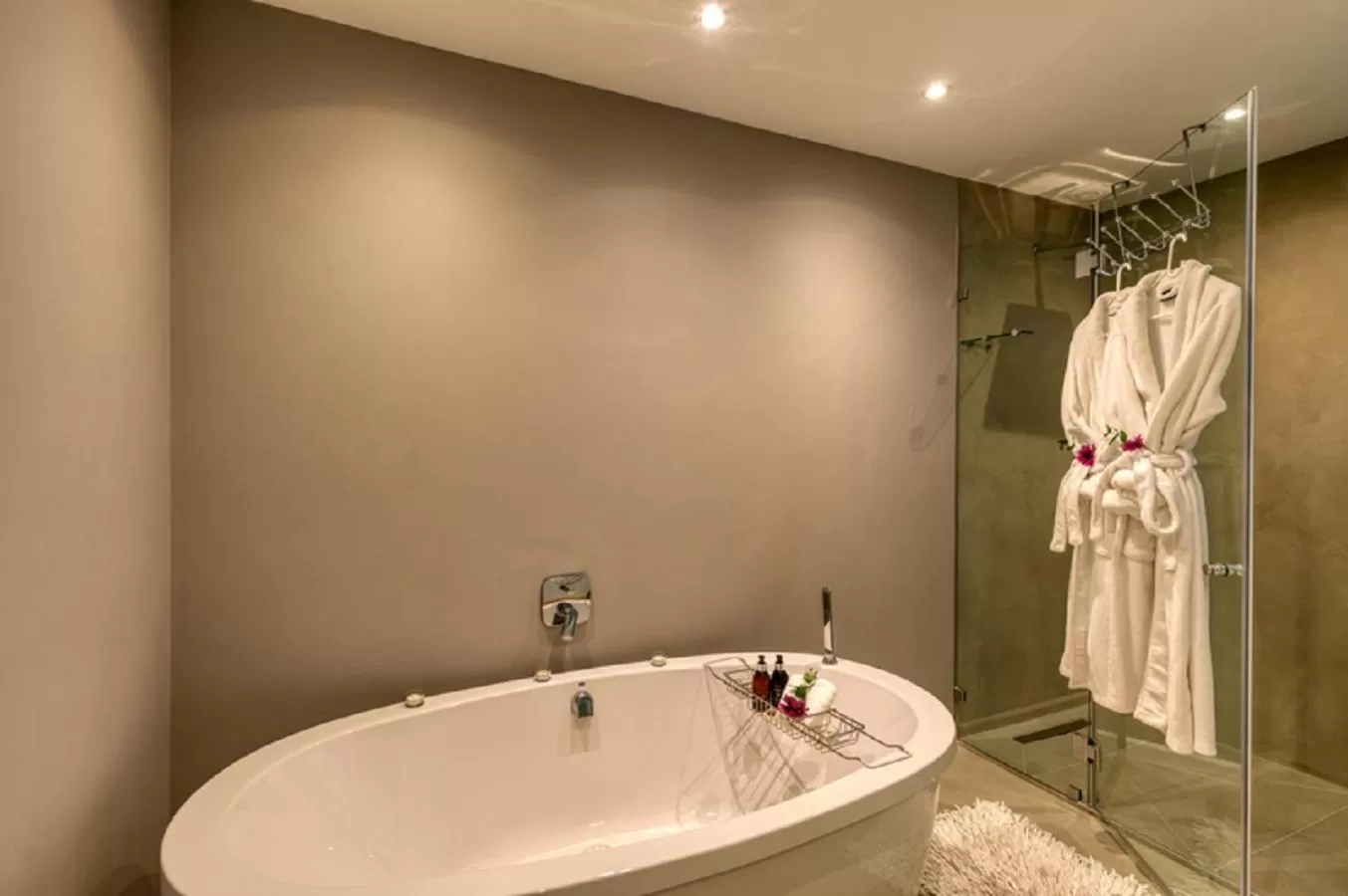 Bathroom in Crown on the Heads