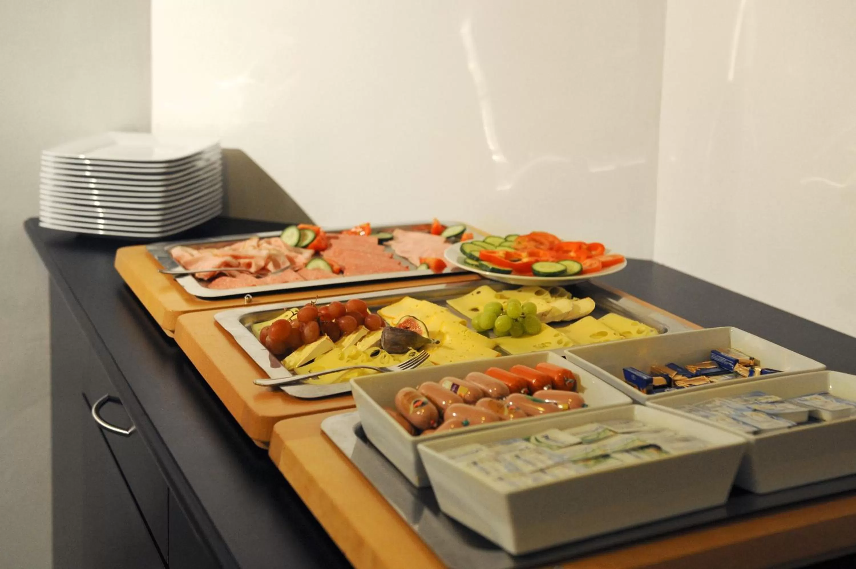 Restaurant/places to eat in Ambassador Parkhotel