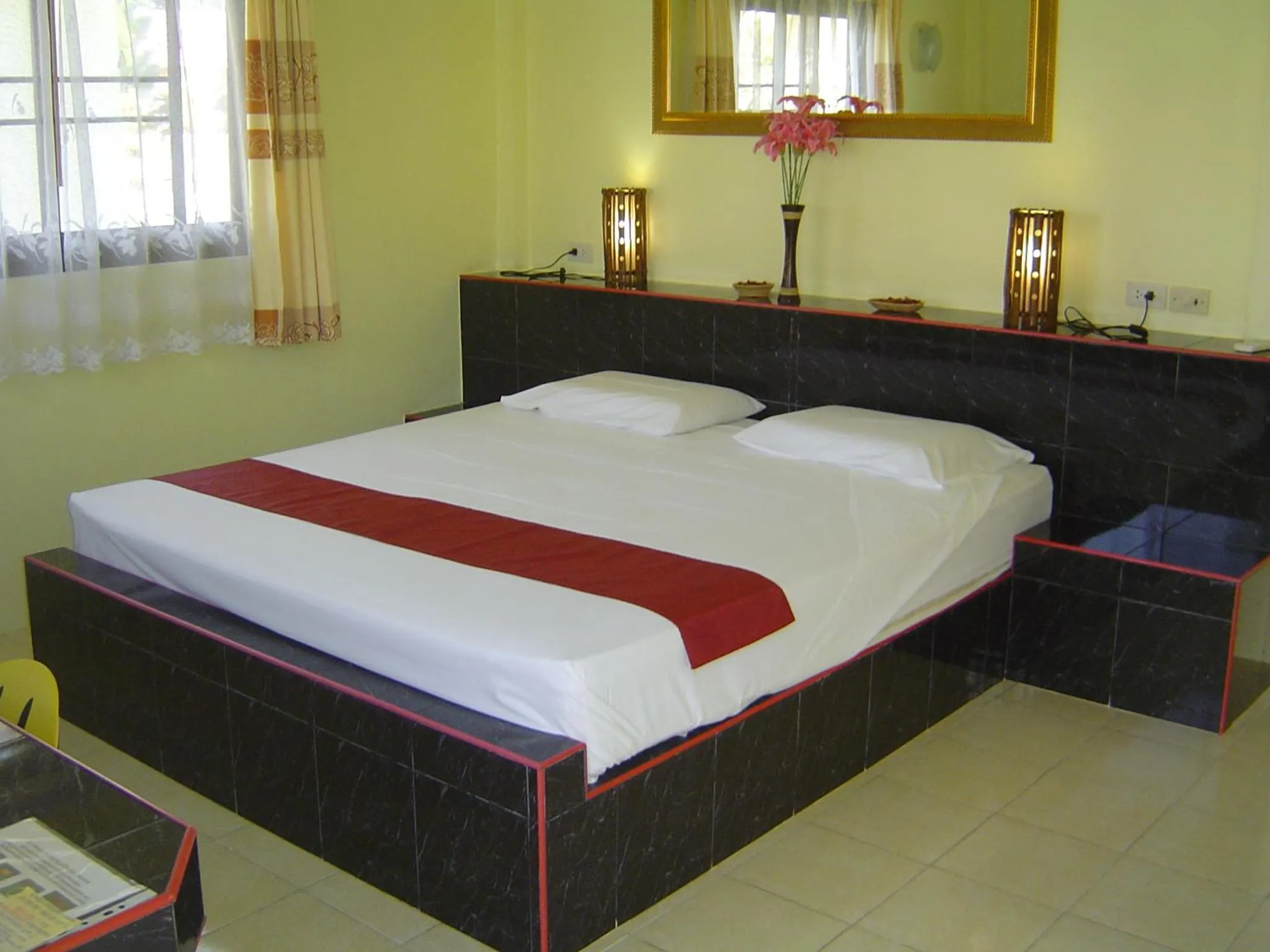 Photo of the whole room, Bed in Mini-golf **** & Resort Ubon Ratchathani