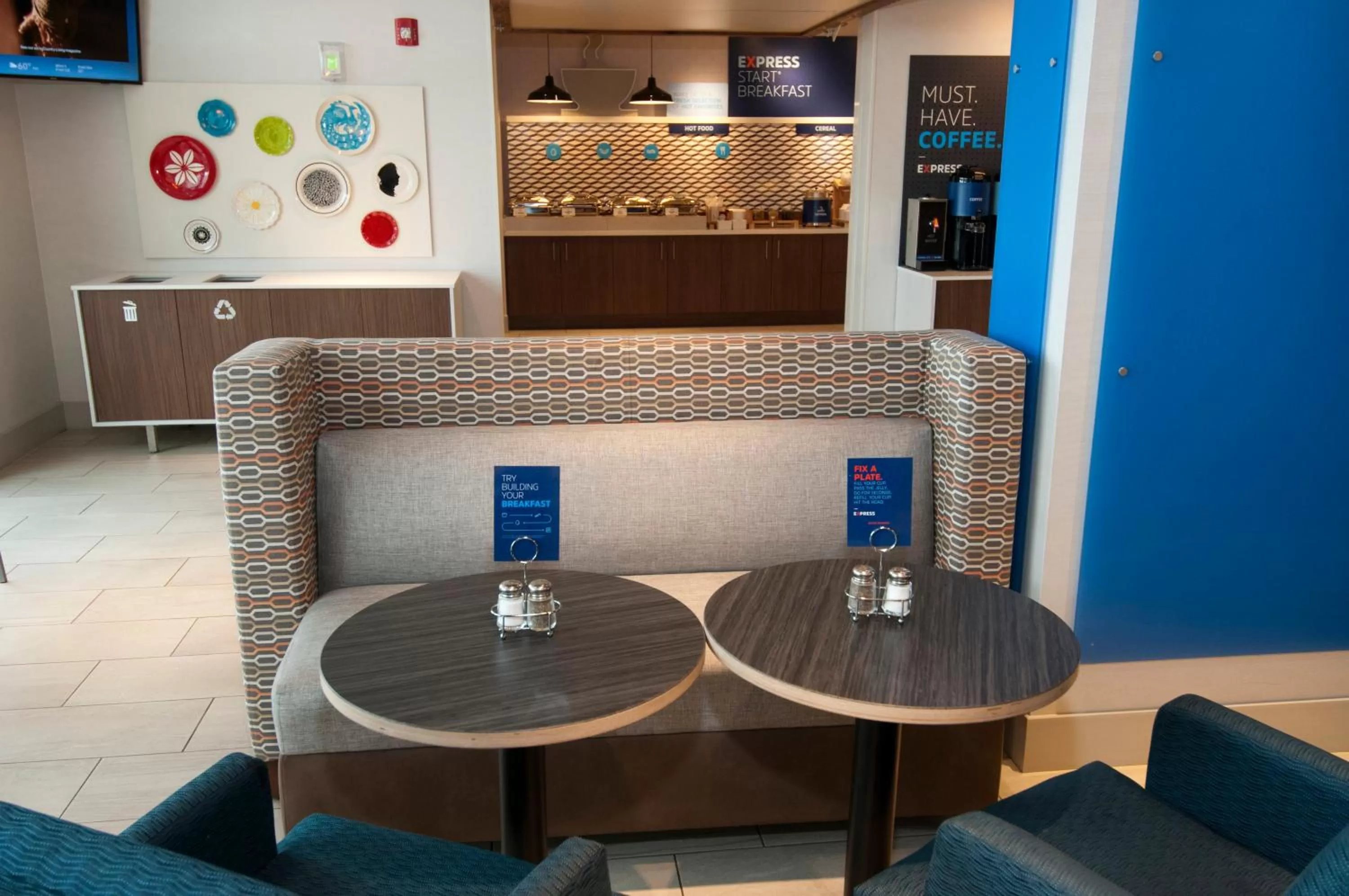 Breakfast in Holiday Inn Express & Suites Johnstown by IHG