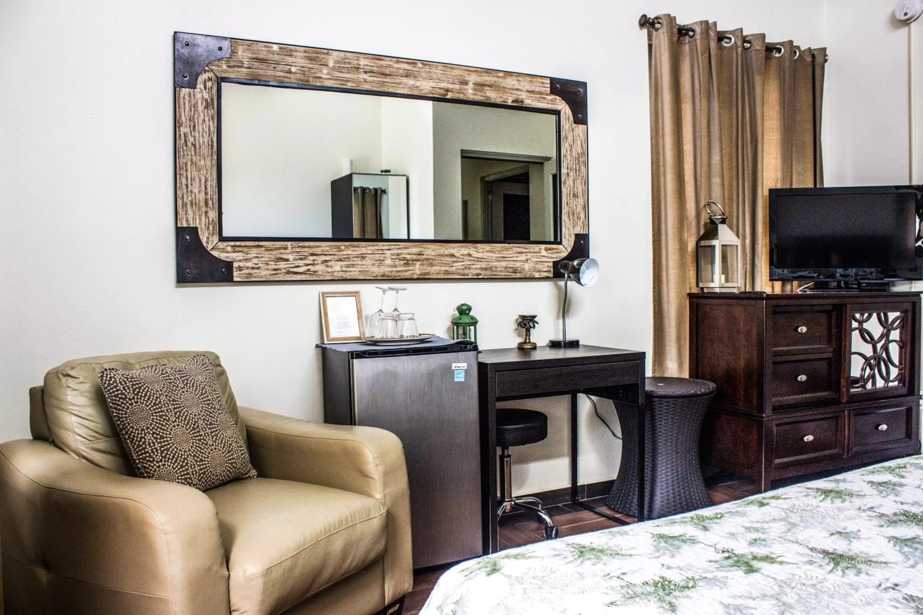 TV/Entertainment Center in Bella Noni B&B