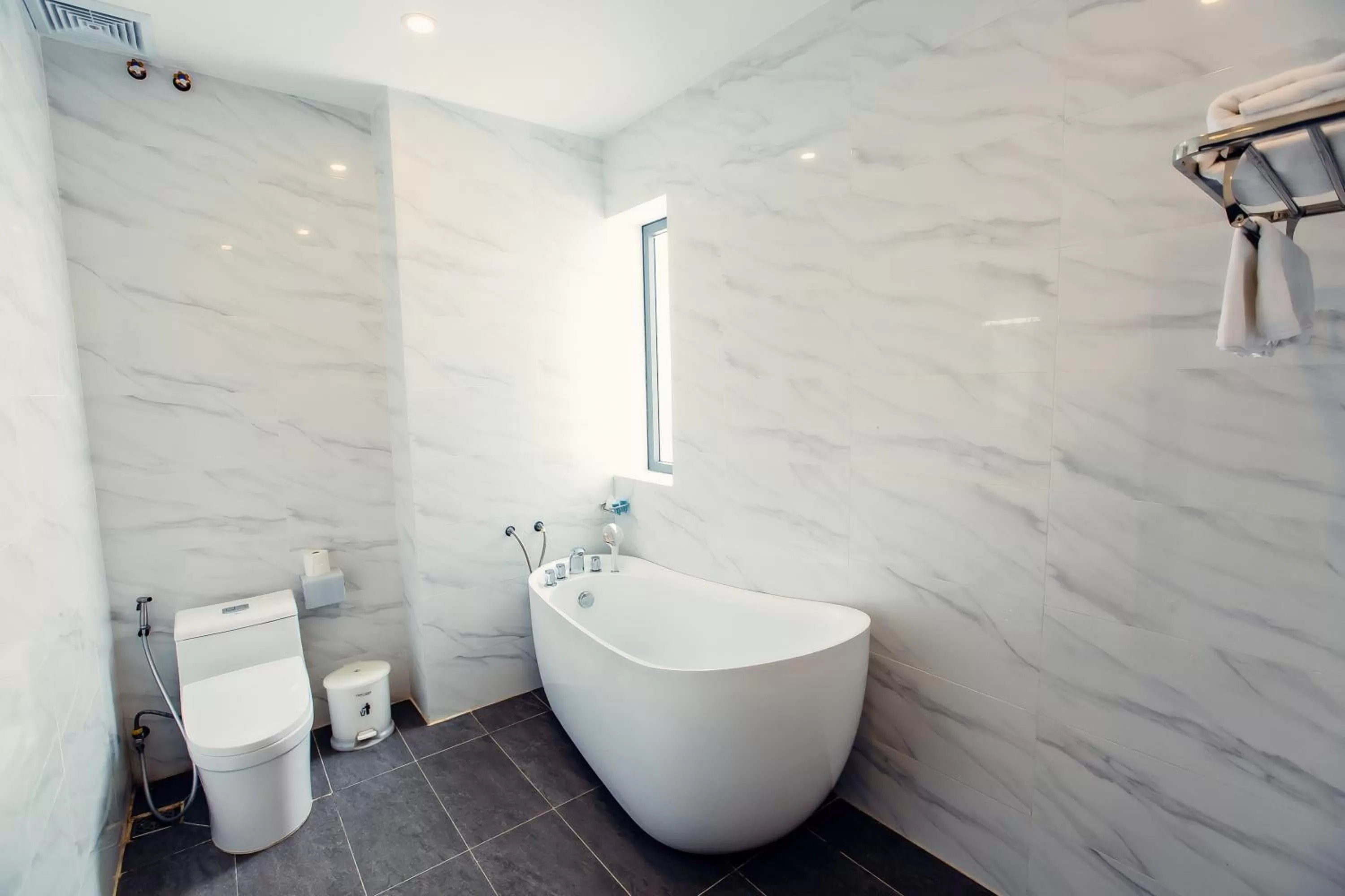 Shower, Bathroom in LION 3 HOTEL