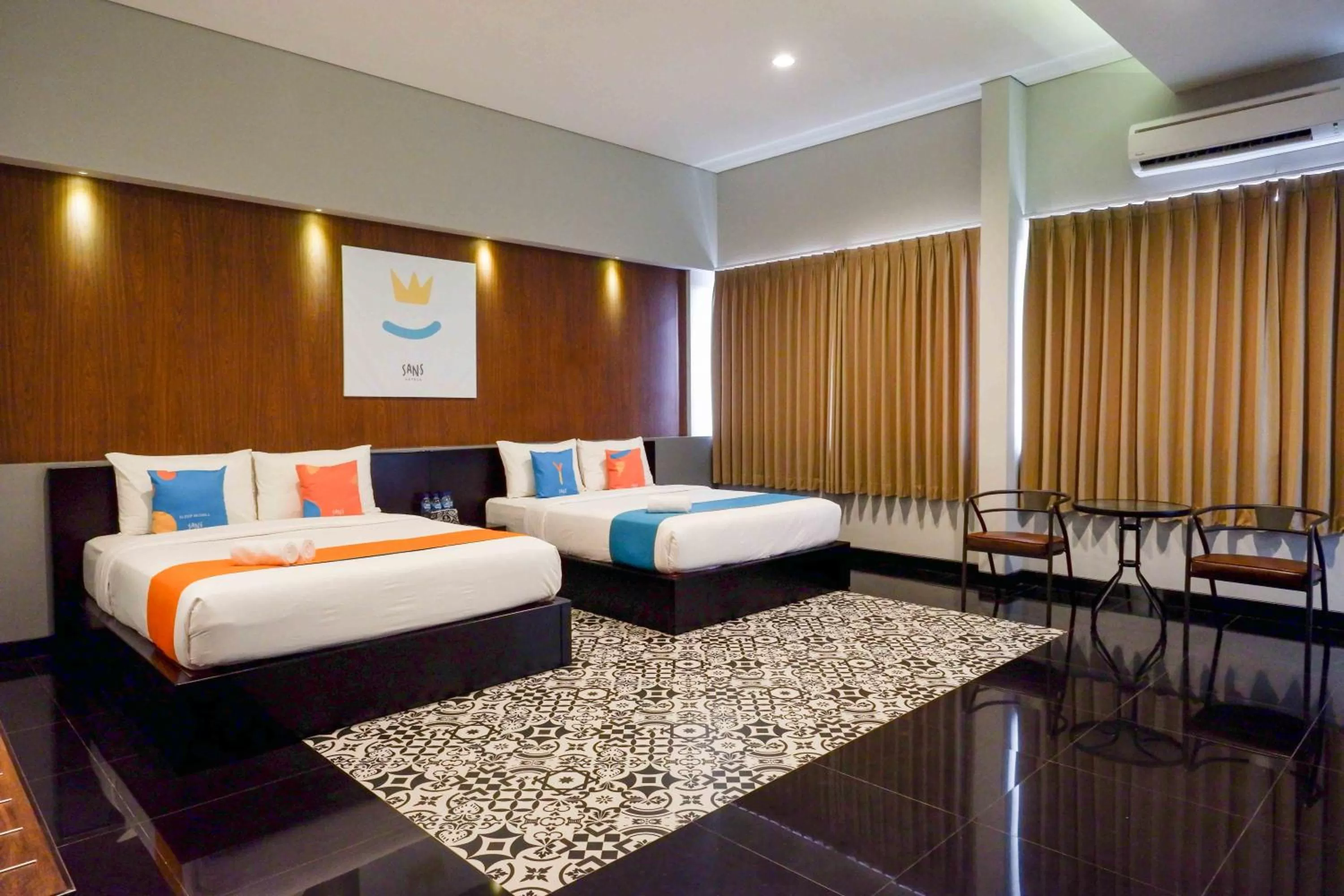 Bedroom, Bed in Sans Hotel Empress Simpang Lima