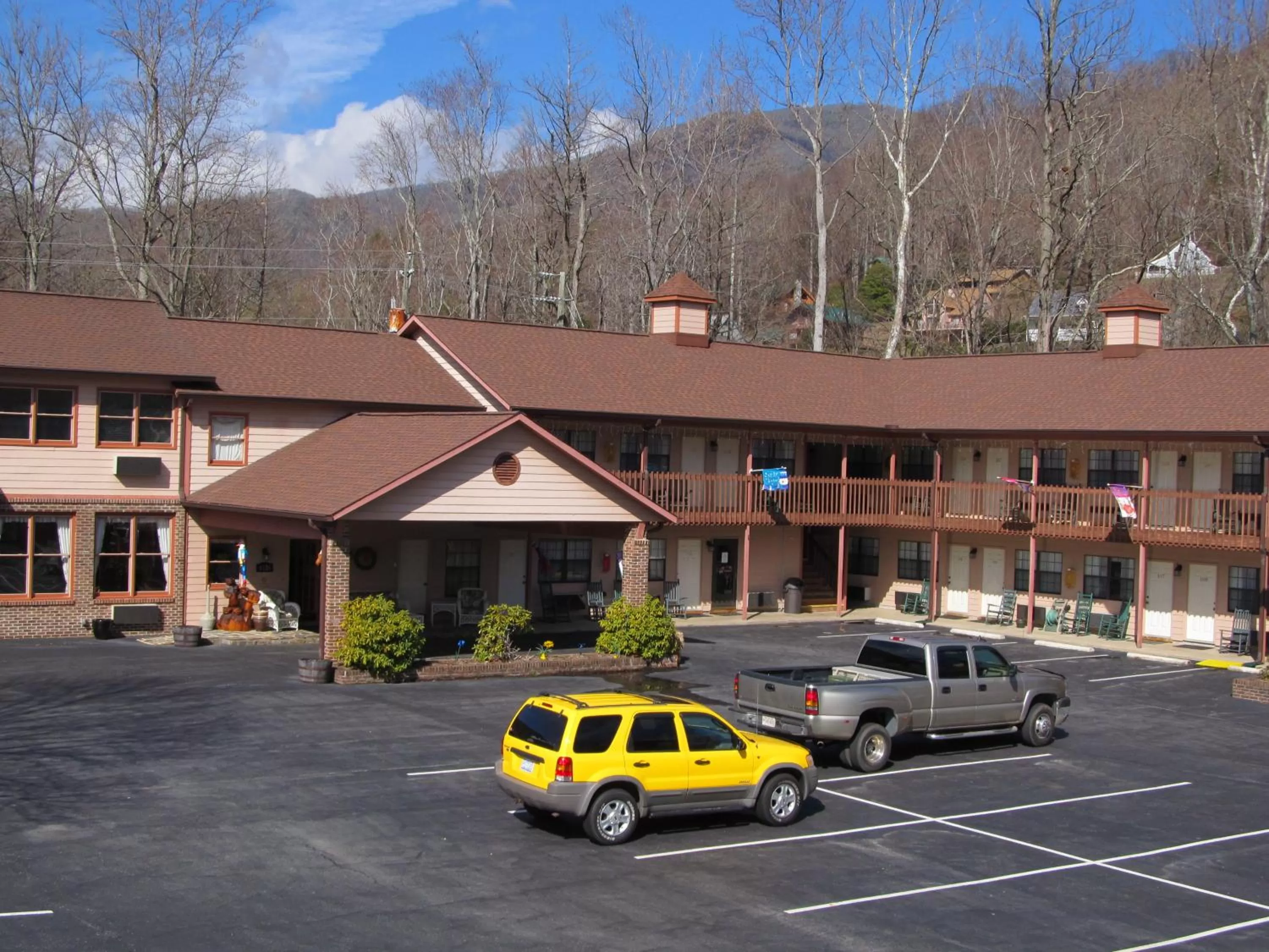 Facade/entrance in Jonathan Creek Inn and Villas