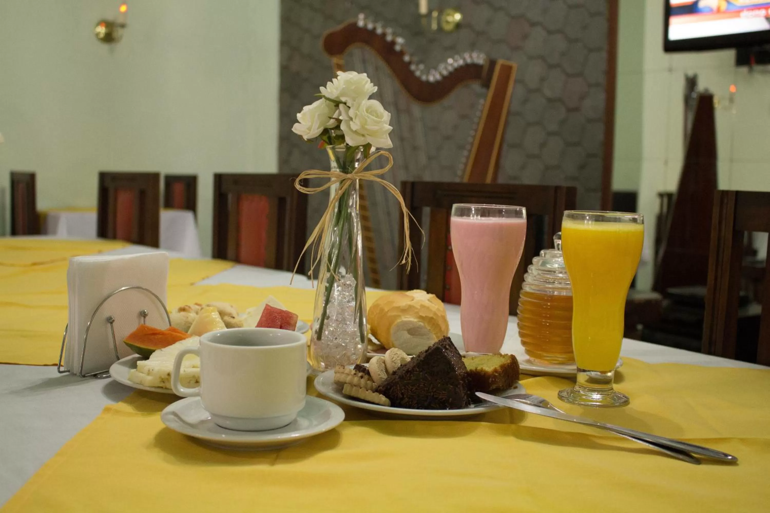 Food and drinks in Hotel Garfo de Ouro