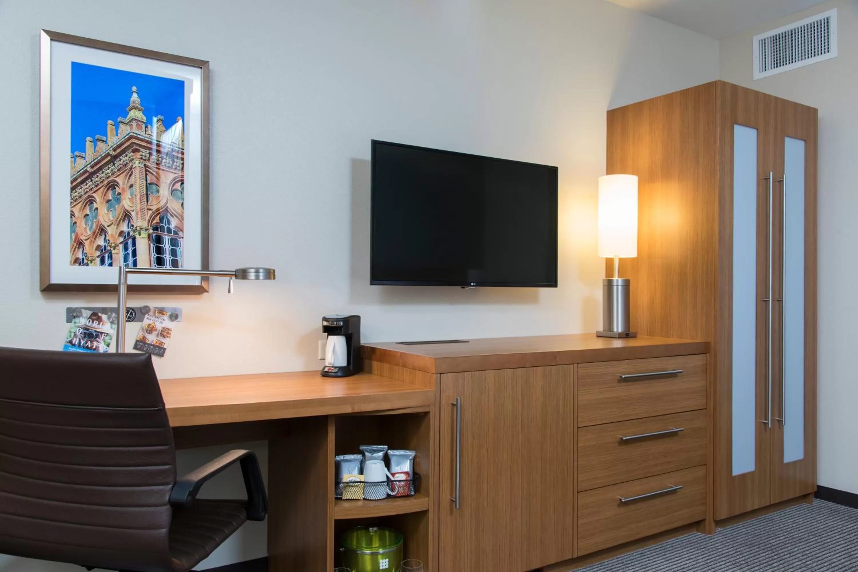 King Room with Sofa Bed and Accessible Tub - Disability Access in Hyatt Place Sarasota/Lakewood Ranch