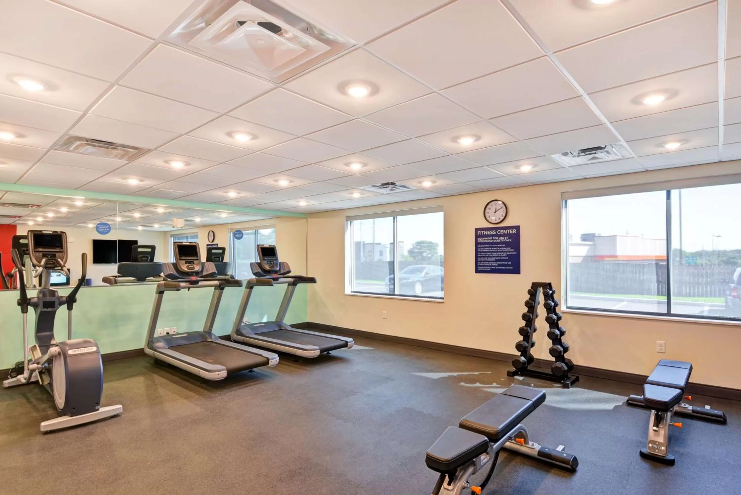Fitness centre/facilities in Tru by Hilton Syracuse North Airport Area