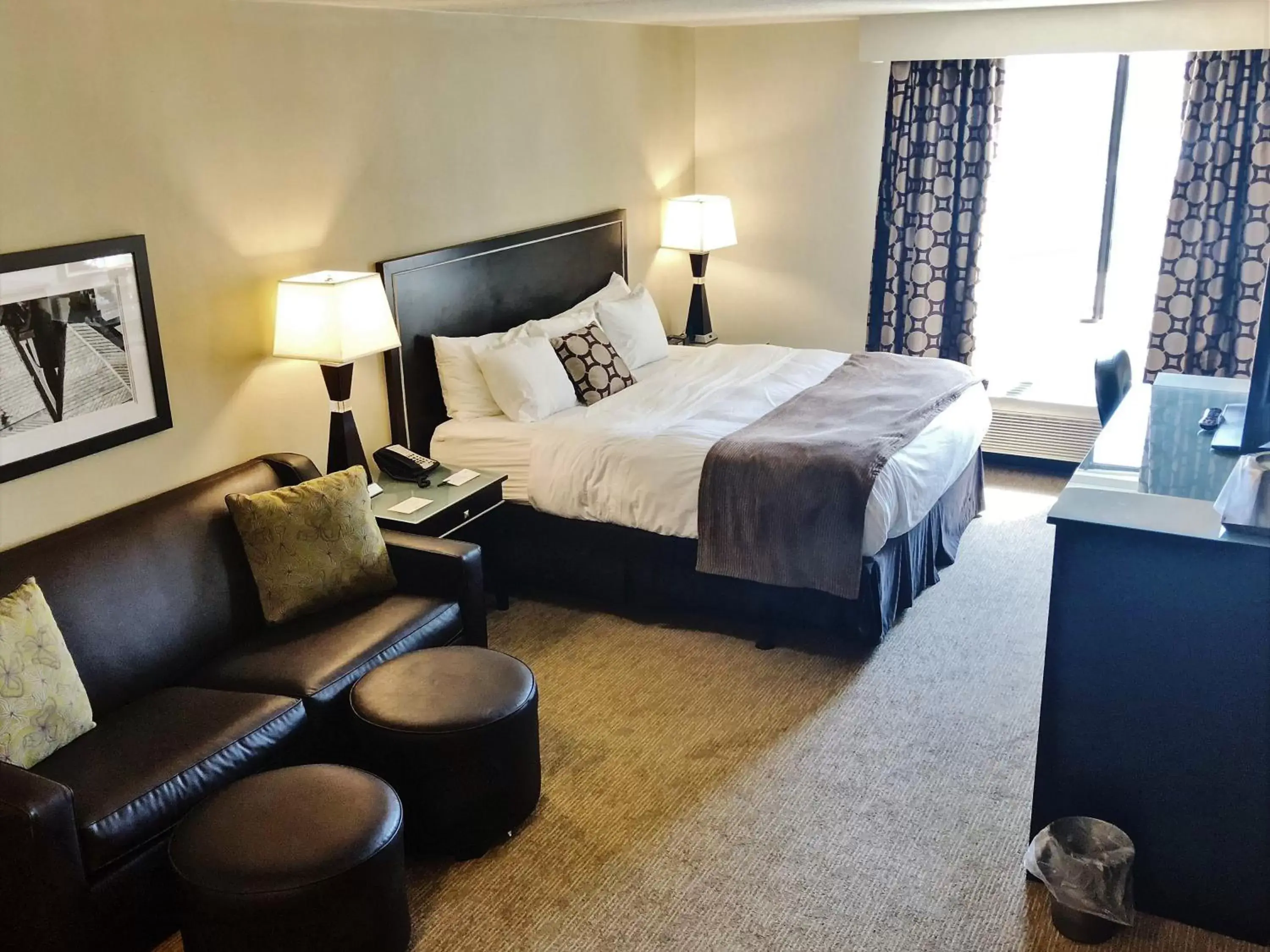 Executive Queen Room with Sofa Bed - Non-Smoking in Radisson Hotel Bismarck Executive Queen Room with Sofa Bed - Non-Smoking in Radisson Hotel Bismarck