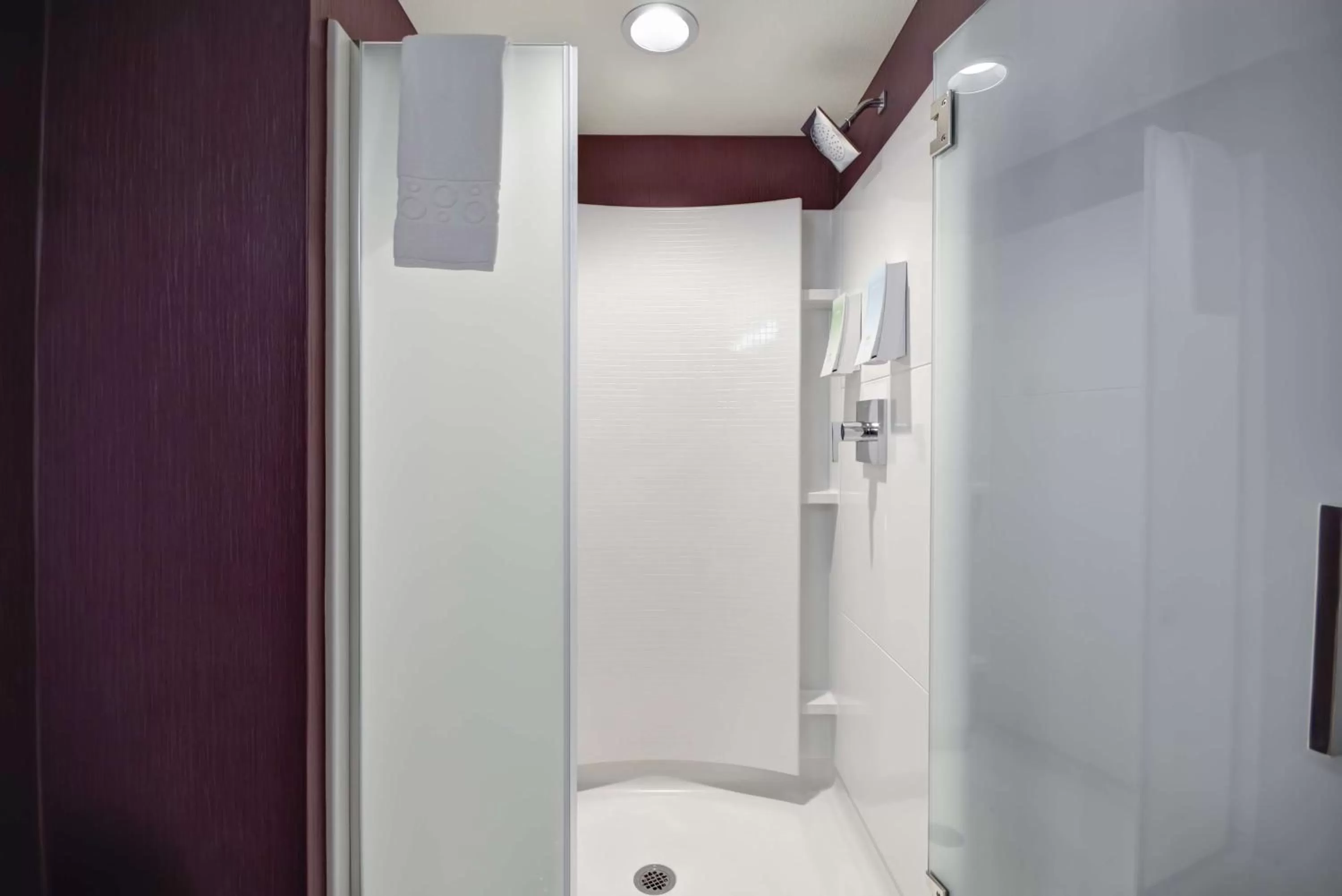 Bathroom in Home2 Suites By Hilton Livermore