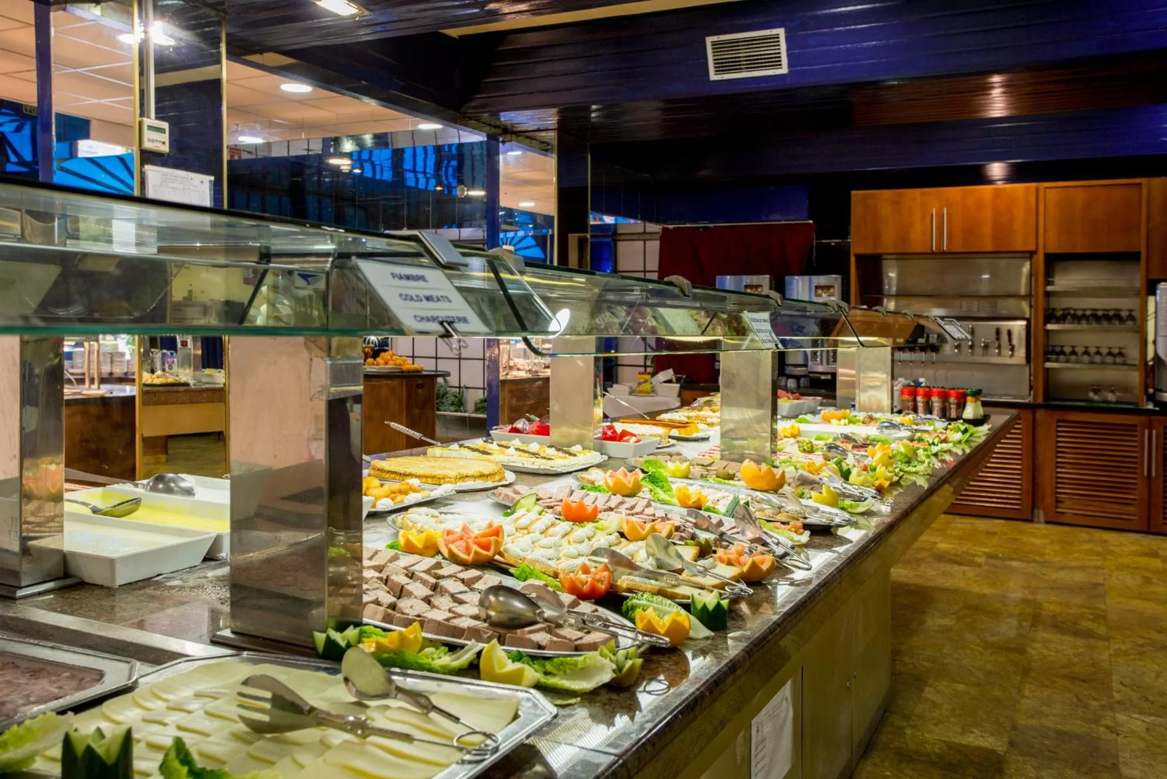 Restaurant/places to eat in Magic Cristal Park