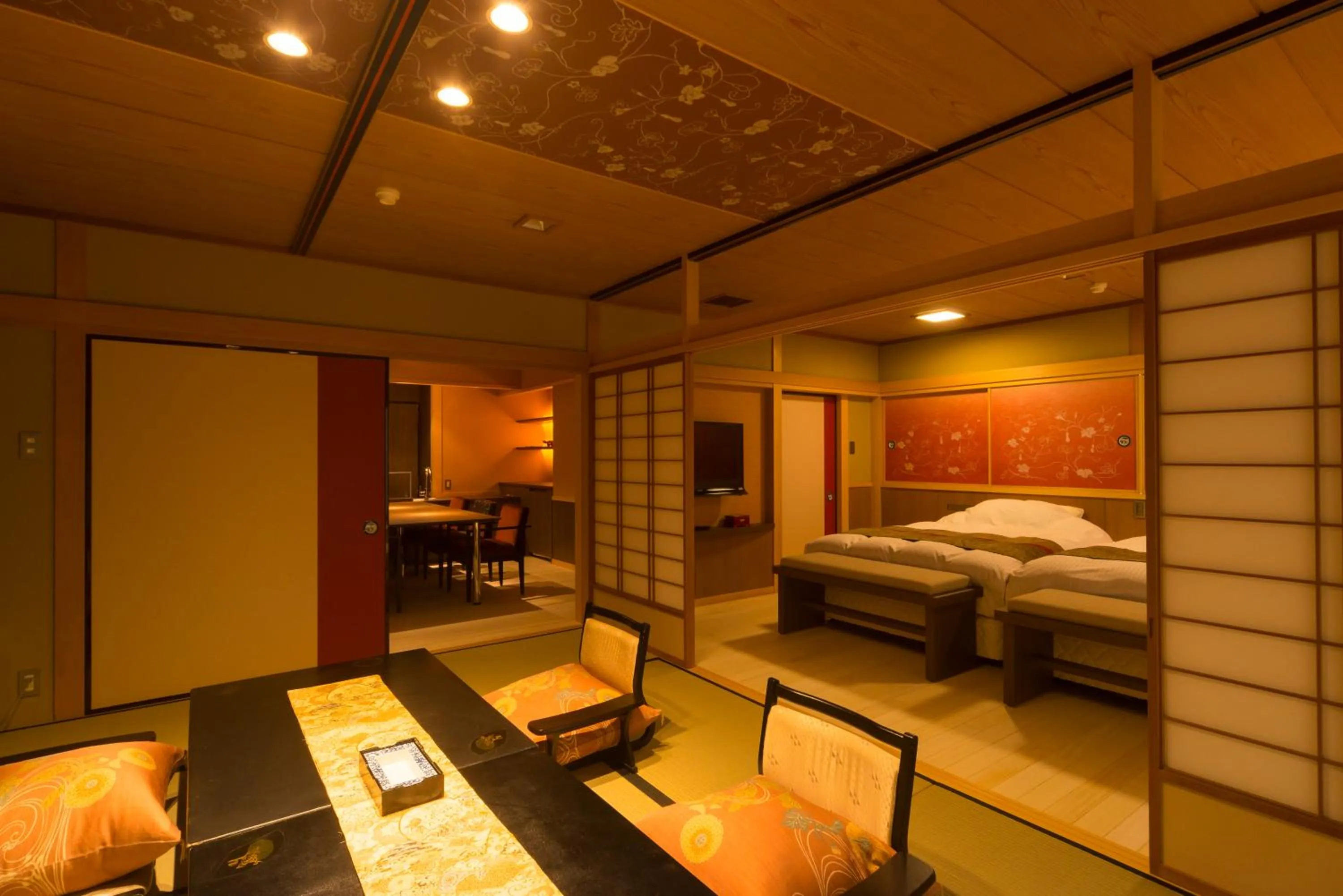 Photo of the whole room, Bed in Tachibana Shikitei