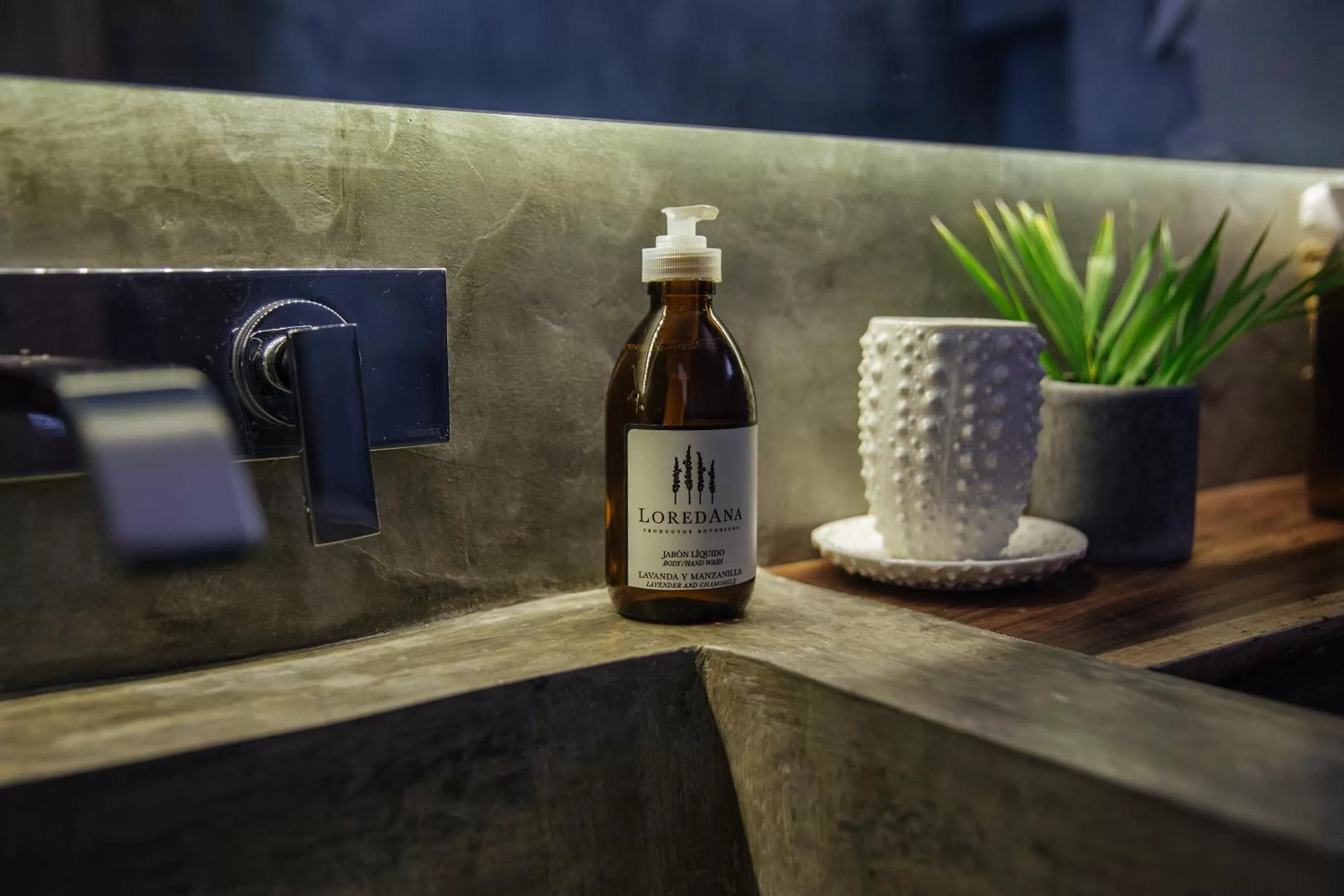 Shower in Villas H2O