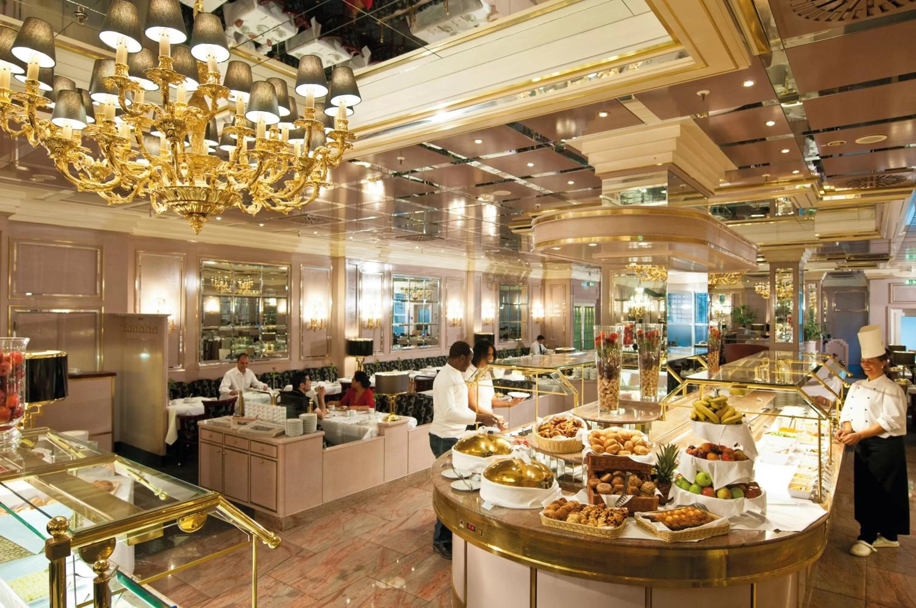 Restaurant/places to eat in Maritim Hotel München