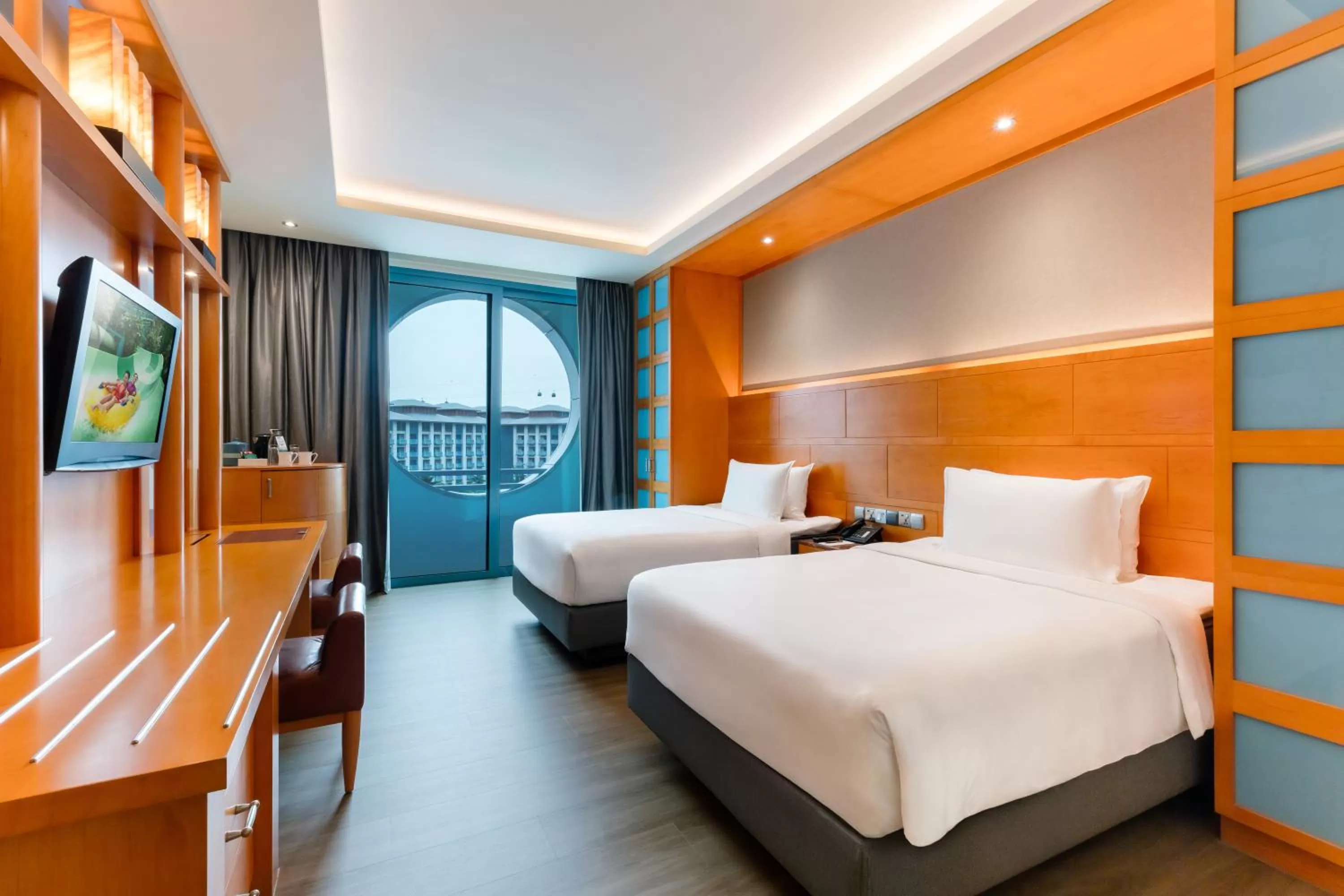 Photo of the whole room, Bed in Resorts World Sentosa - Hotel Michael