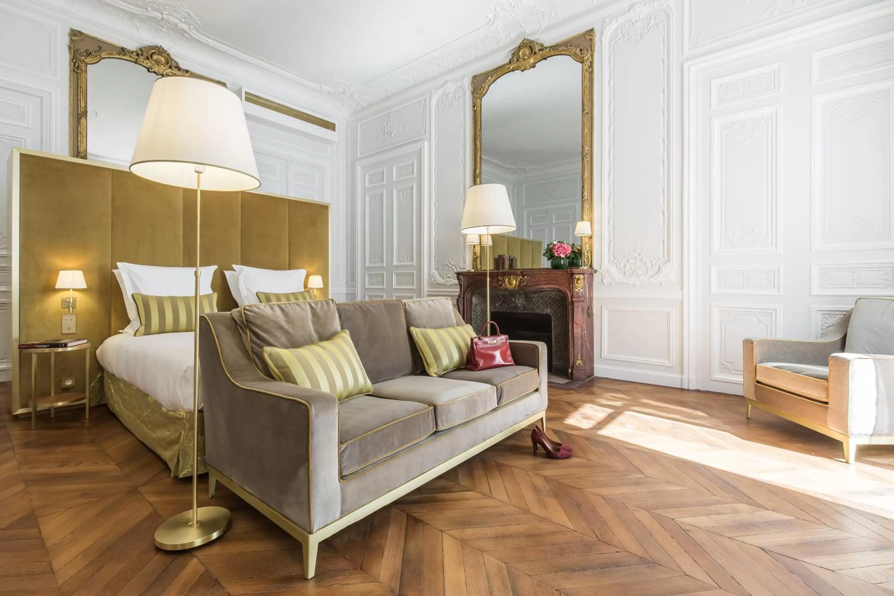 Living room, Bed in Hôtel Alfred Sommier