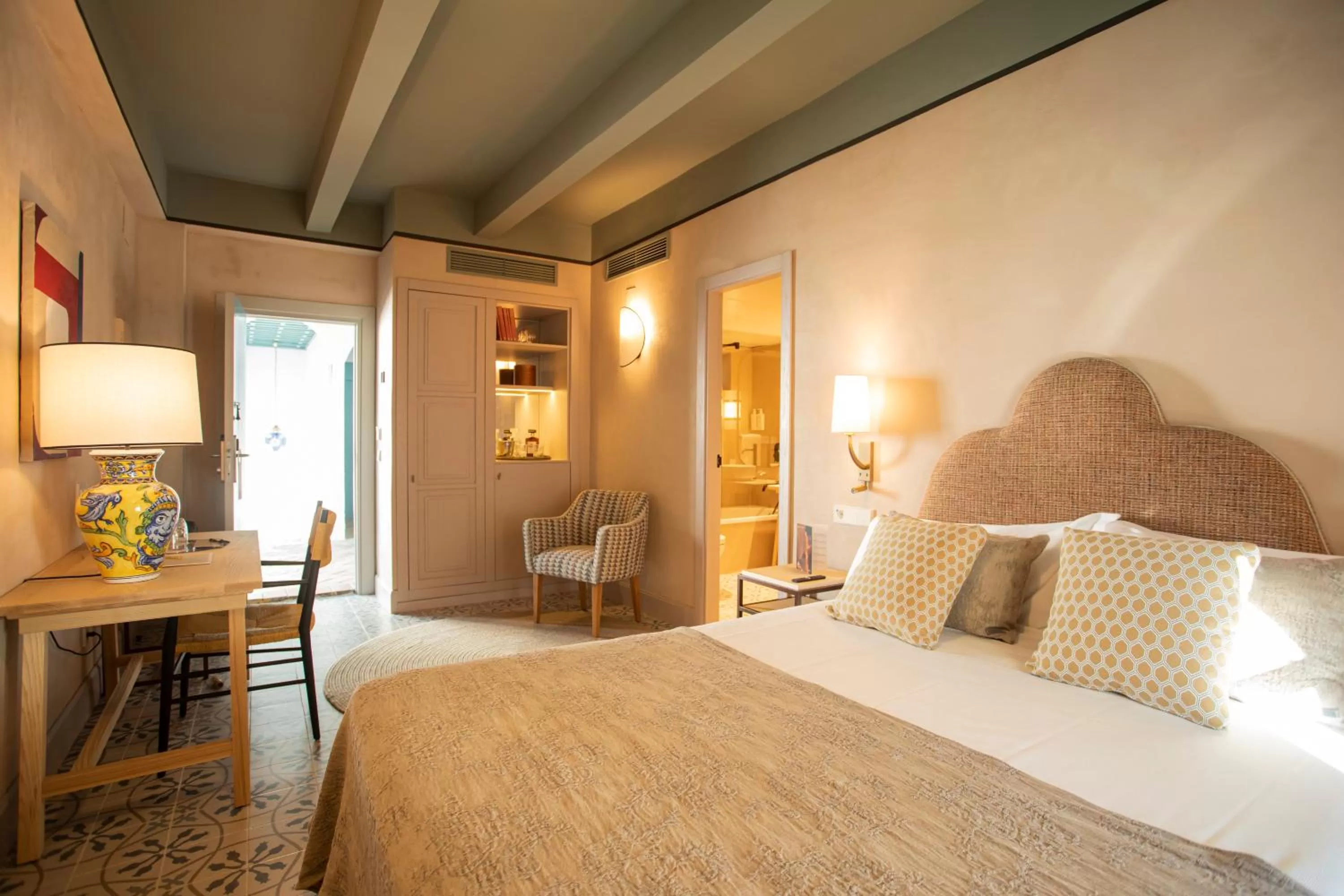 Photo of the whole room, Bed in Hospes Las Casas del Rey de Baeza, a Member of Design Hotels
