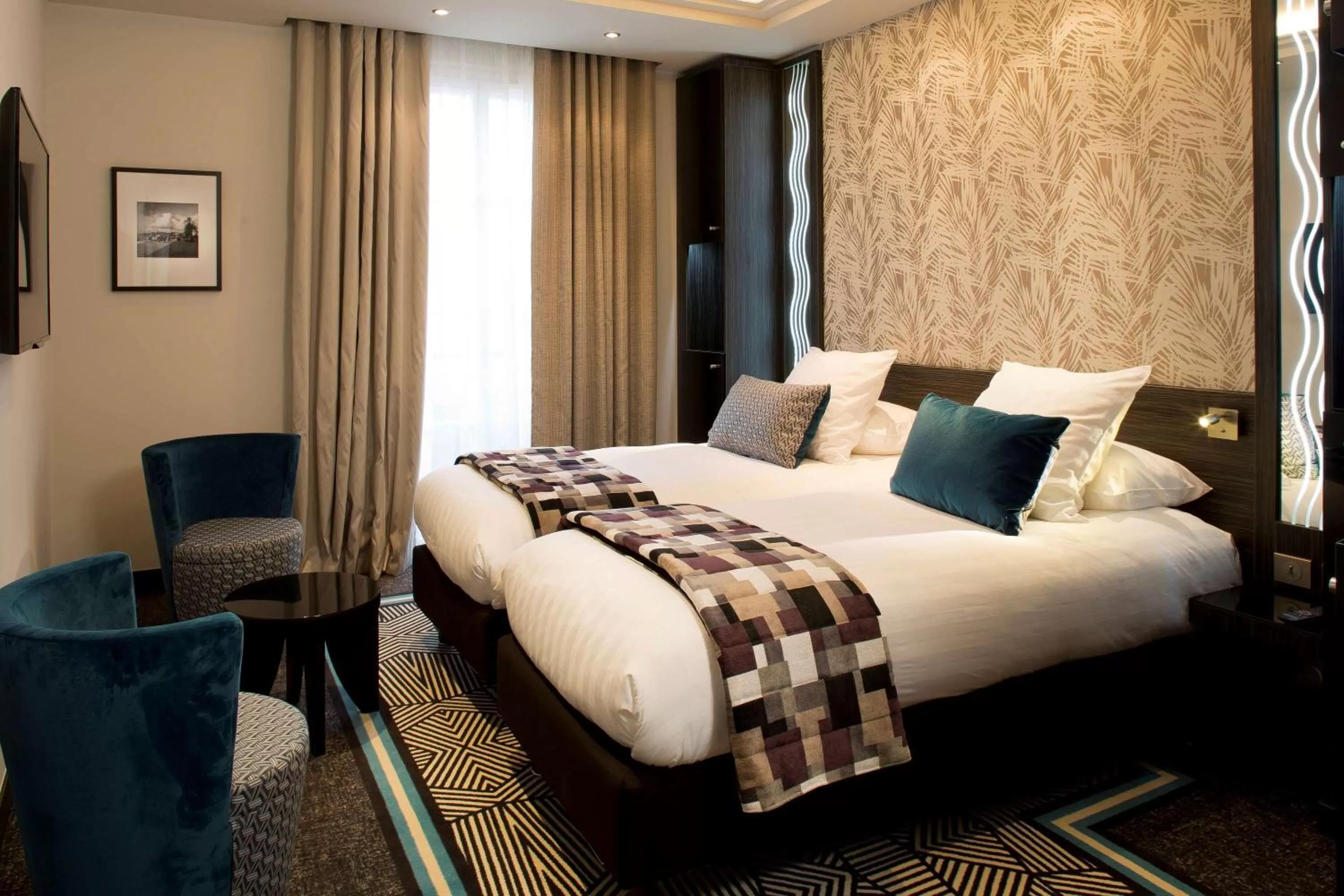 Photo of the whole room, Bed in BW Premier Collection Mondial