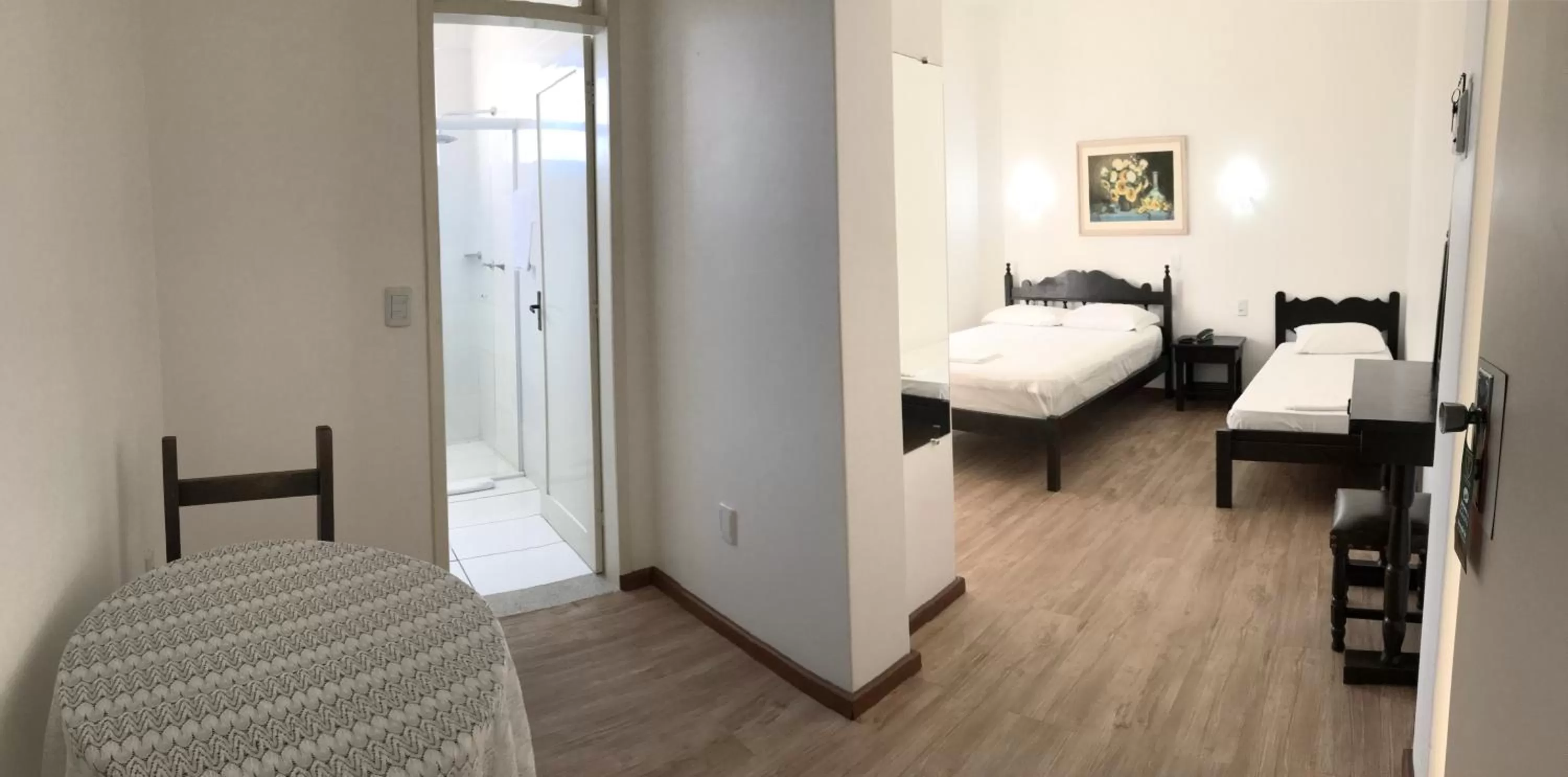 Photo of the whole room in Farol Hotel