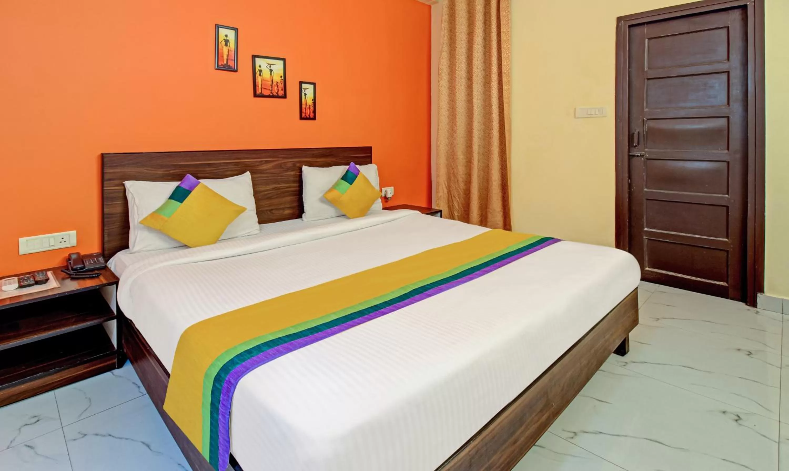 Bed in Itsy By Treebo - Royal Monarch