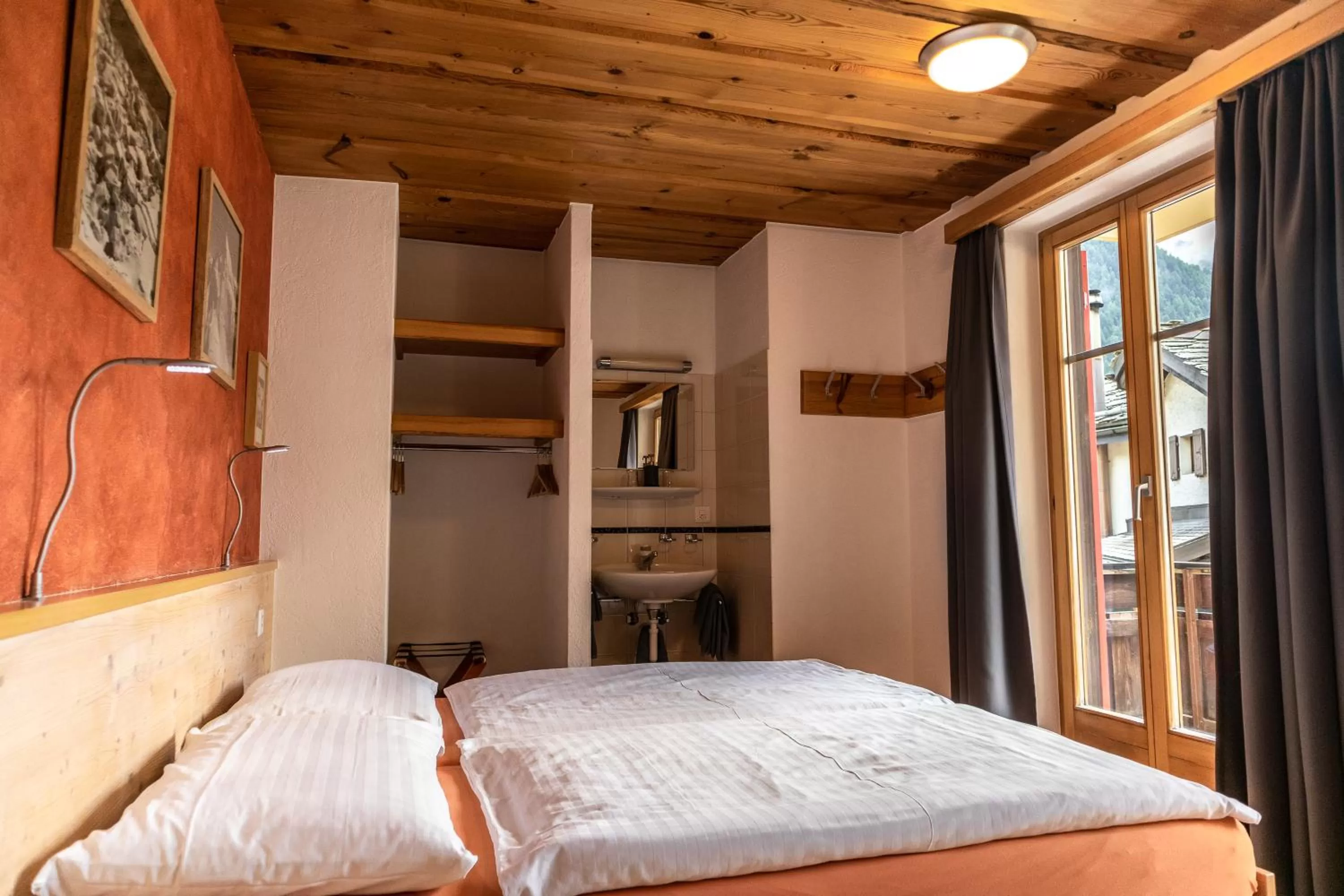 Bed in Hotel Bahnhof