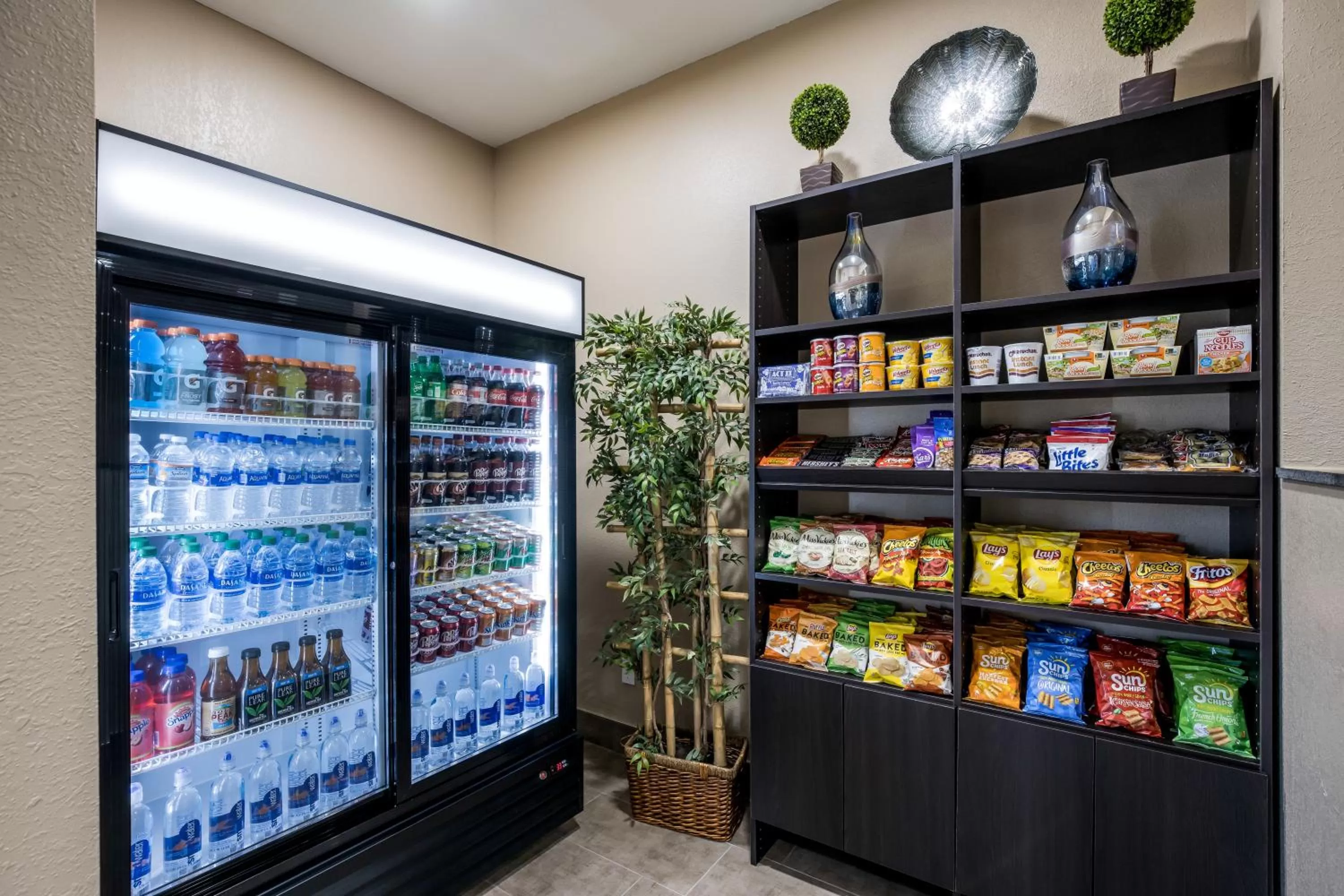 Food and drinks in Comfort Inn Bonner Springs Kansas City