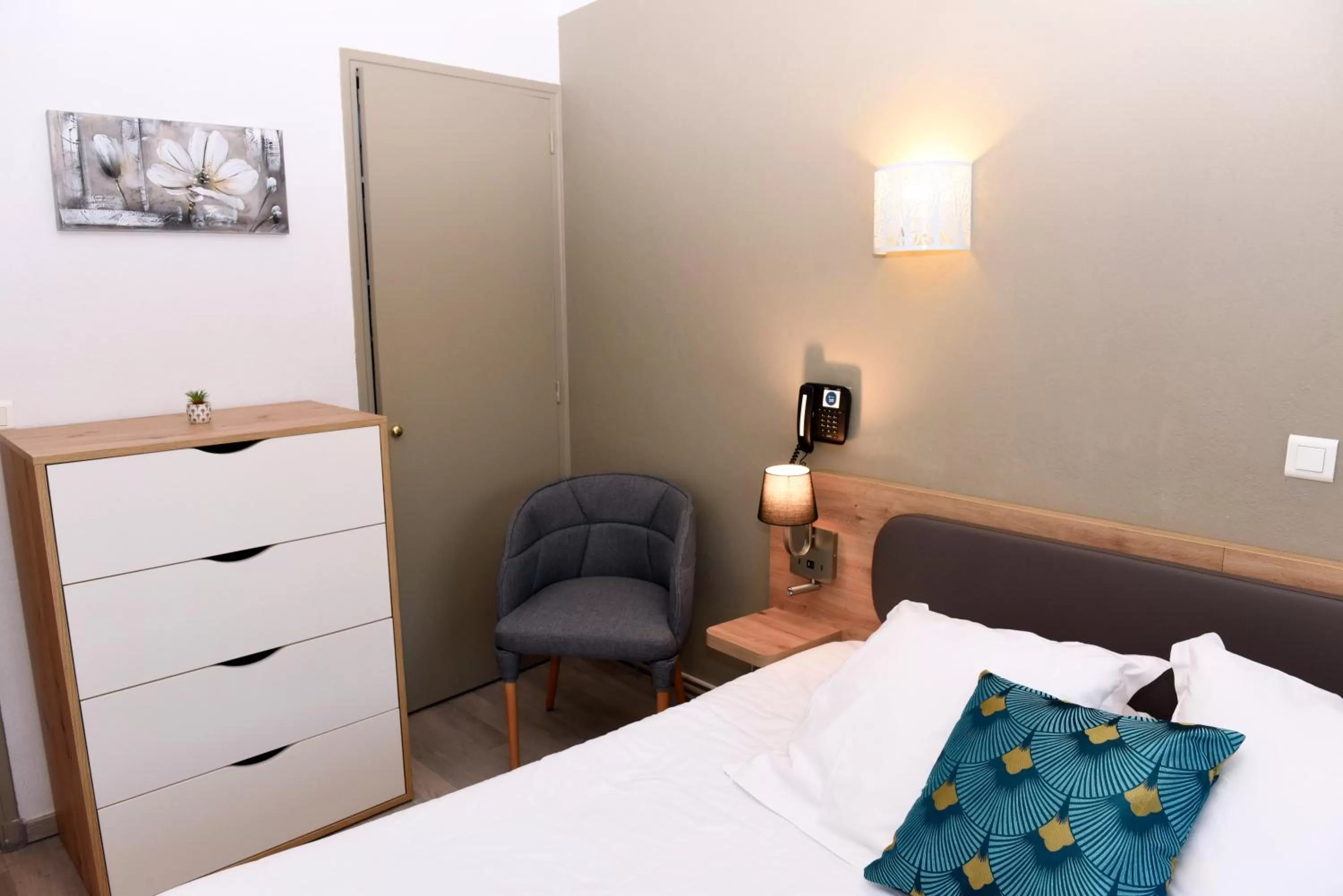 Bedroom in Azur Hôtel