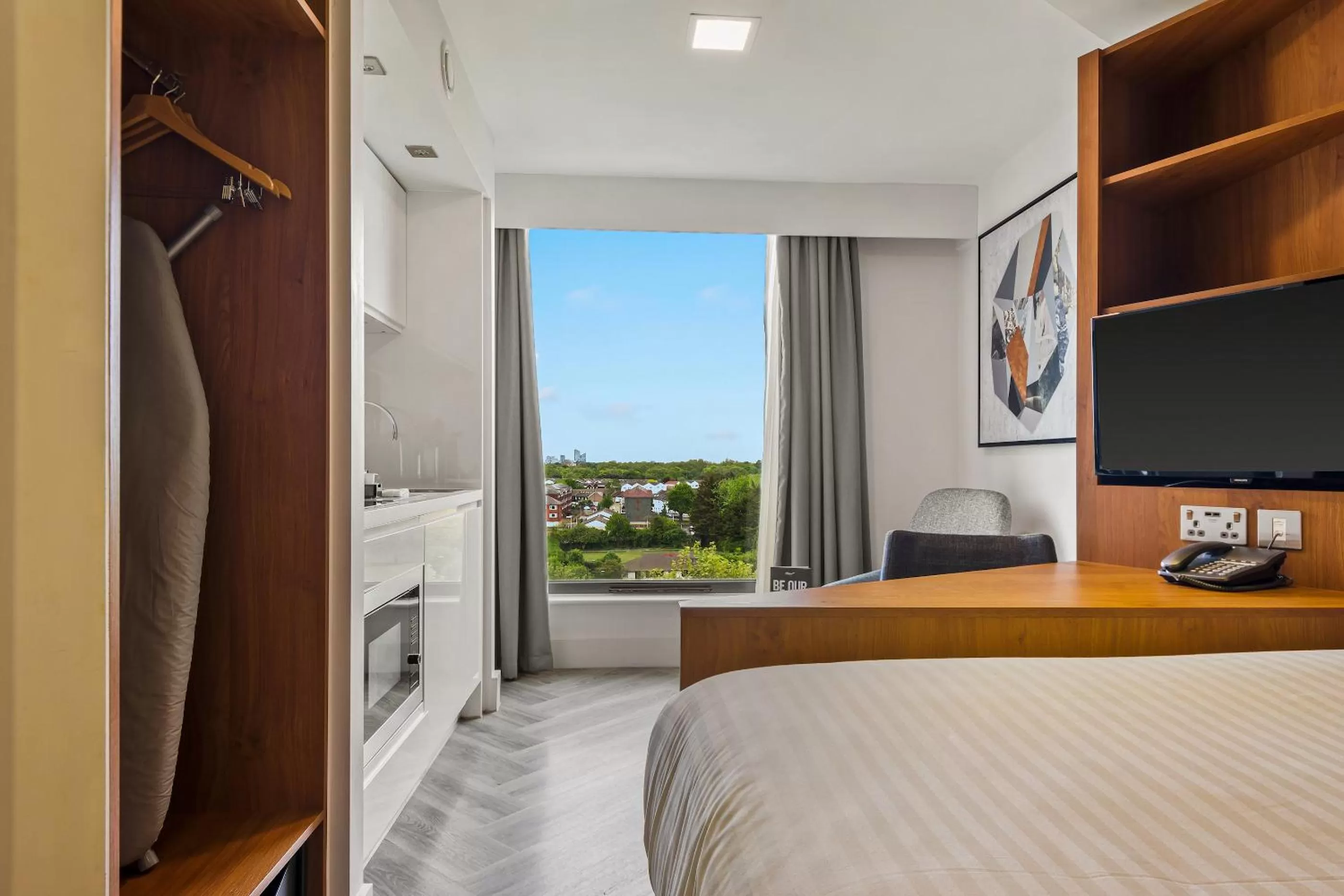 View (from property/room), Bed in Roomzzz London Stratford