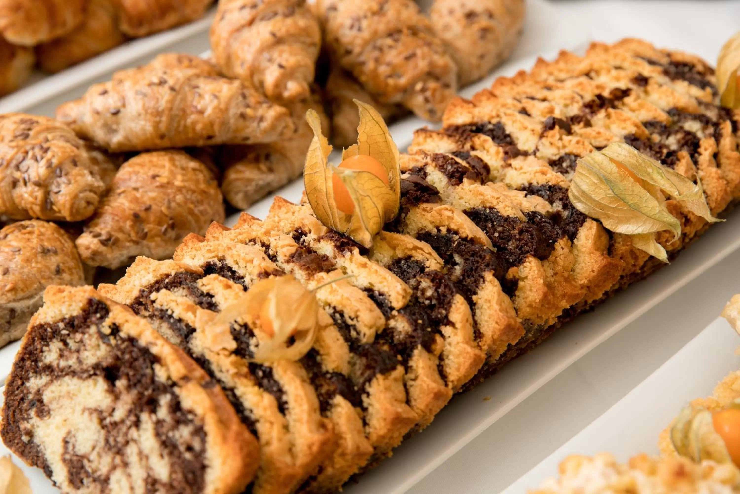 Buffet breakfast in AZIMUT Hotel Dresden