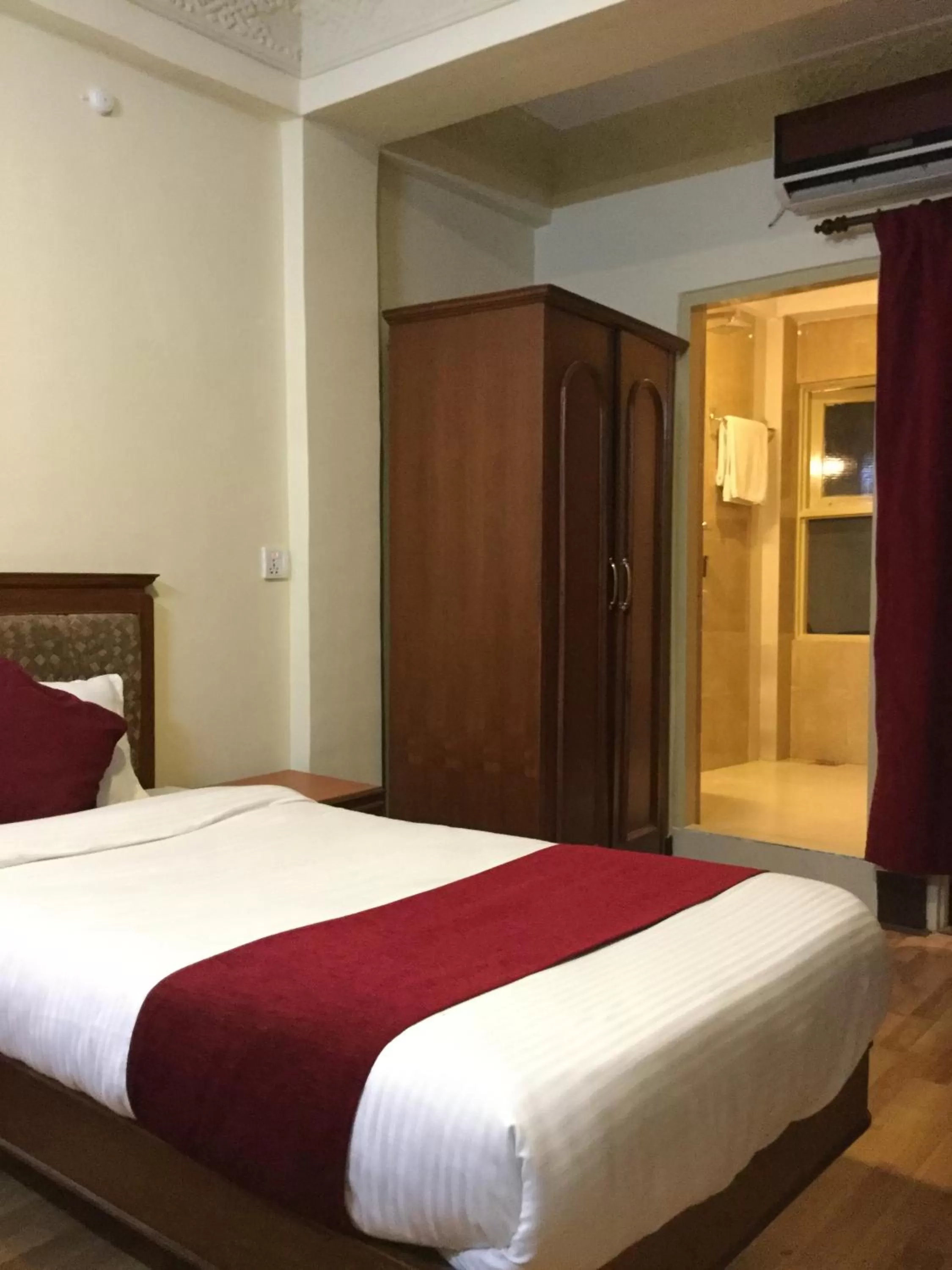 Bedroom, Bed in Trekkers Home