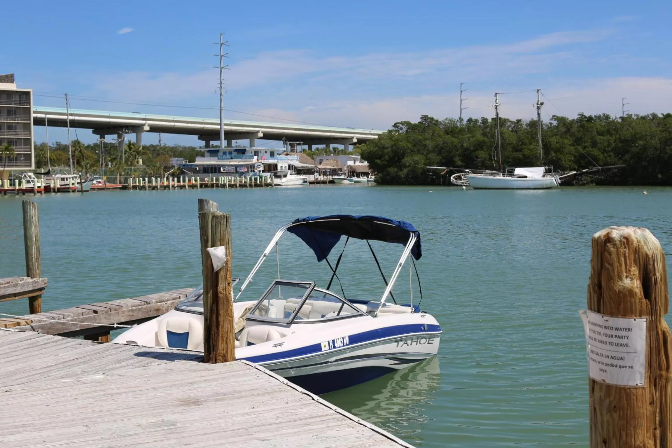 Day in Gilbert's Resort & Marina