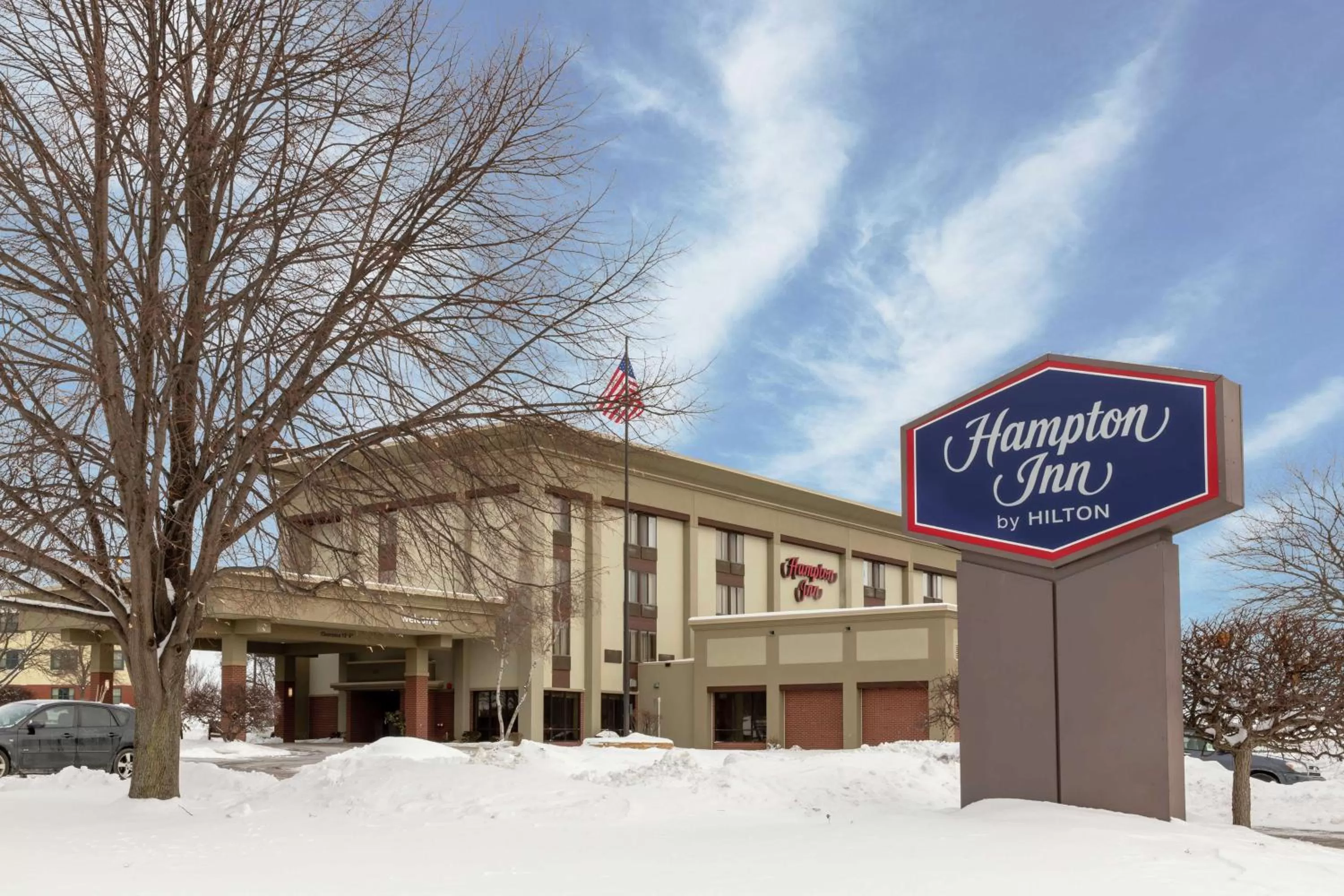 Property building in Hampton Inn Rockford