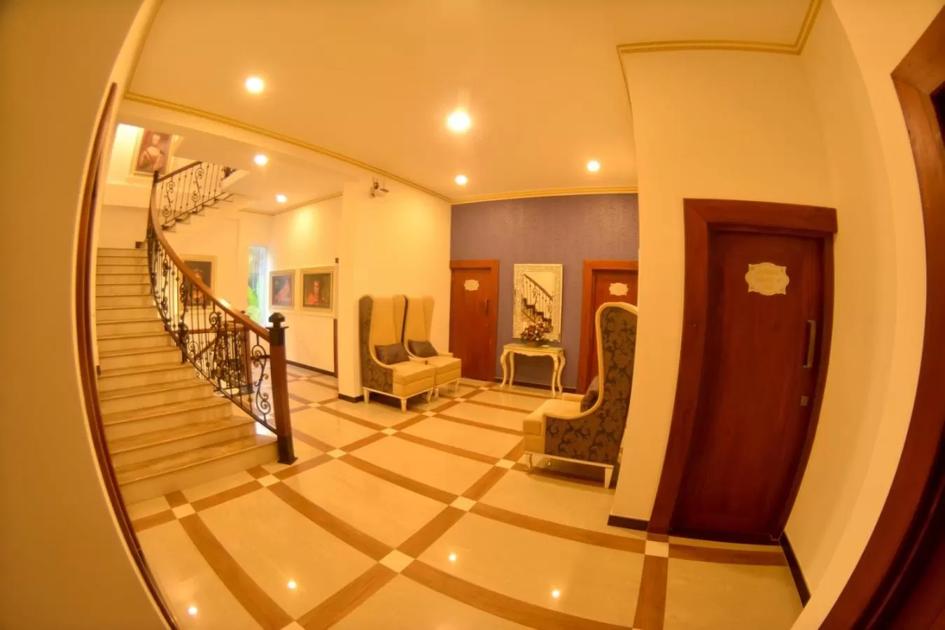 Lobby or reception in Negombo New Queen's Palace