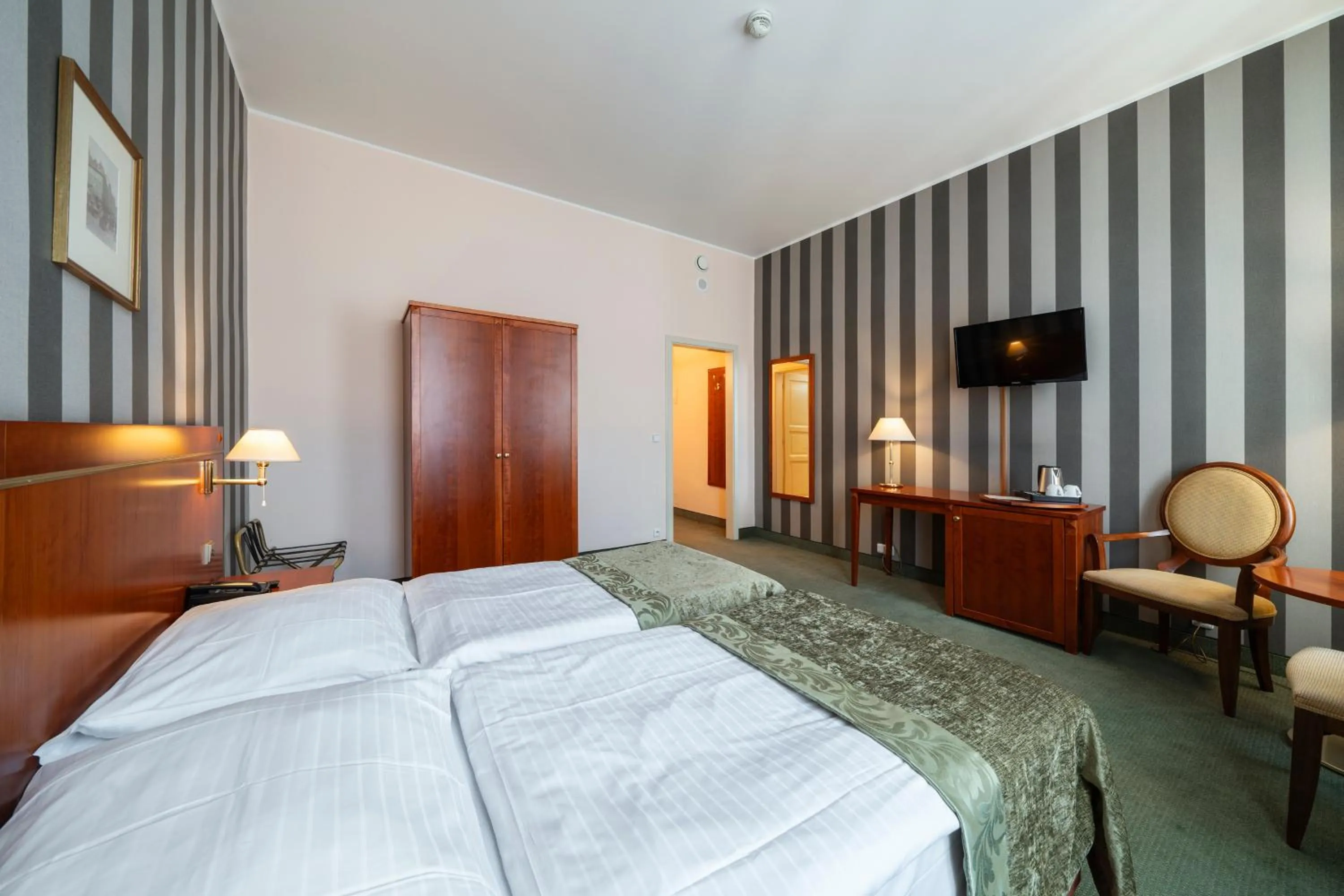 Photo of the whole room, Bed in Hotel Raffaello Prague