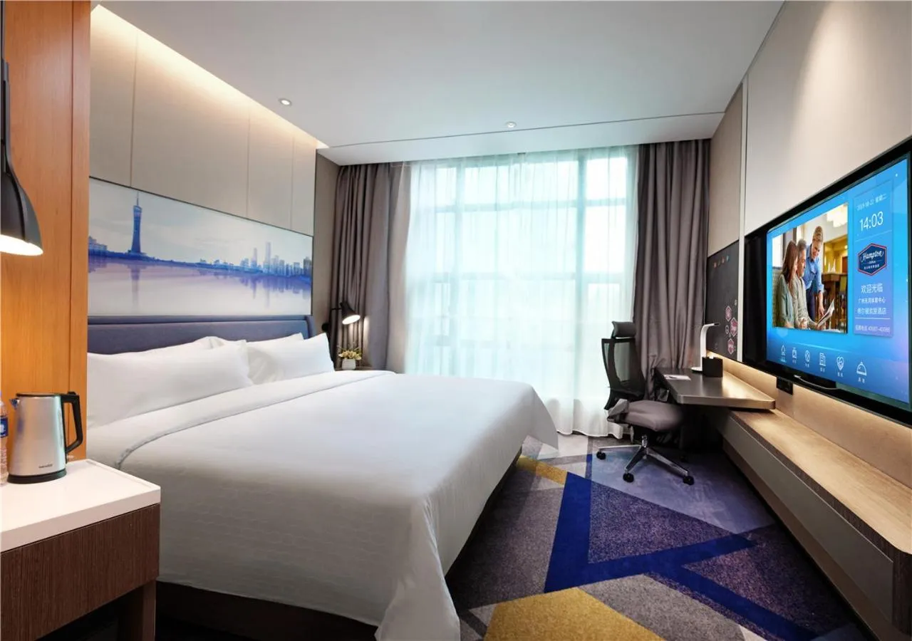 Bed in Hampton by Hilton Guangzhou Tianhe Sports Center