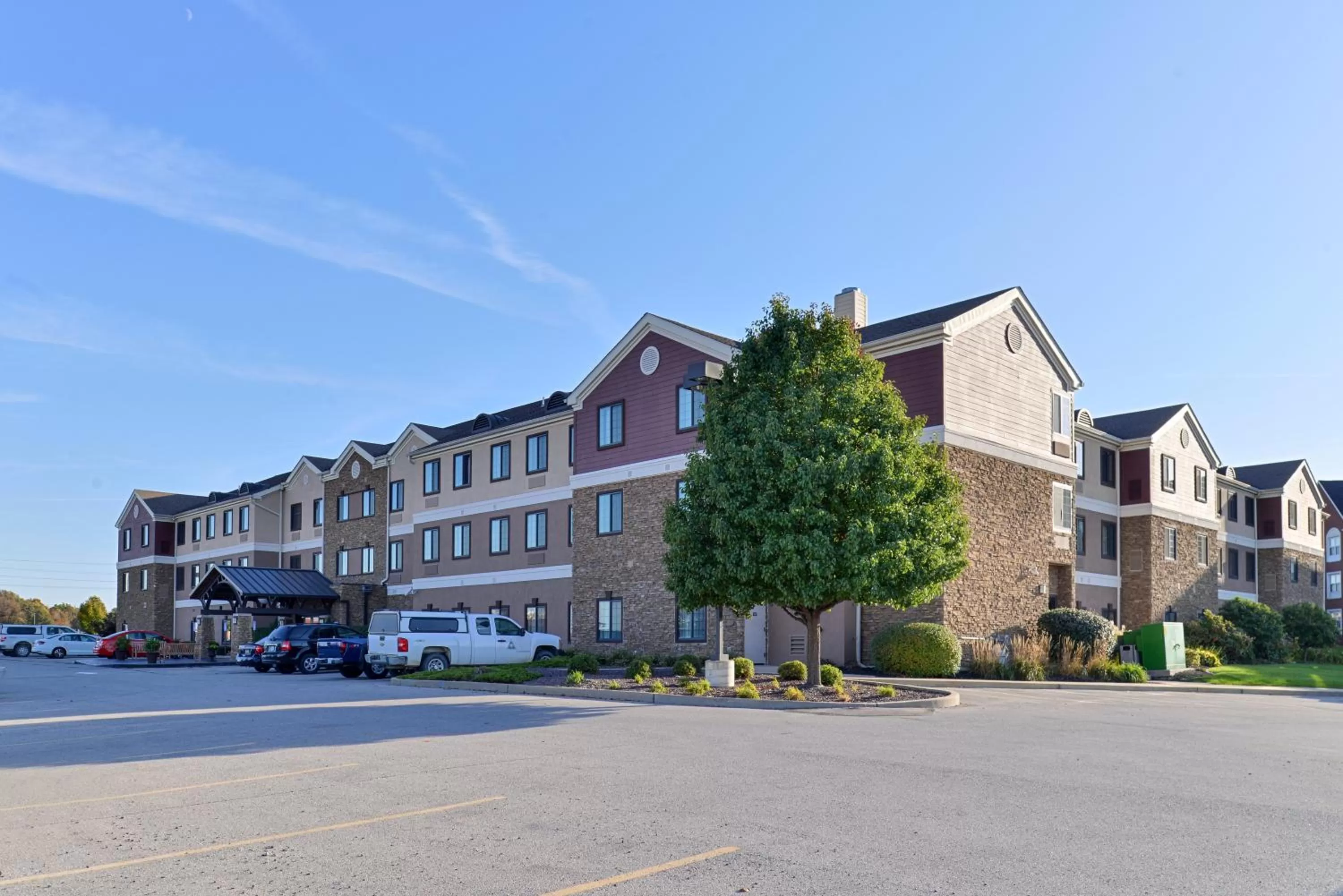 Property building in Staybridge Suites O'Fallon Chesterfield by IHG